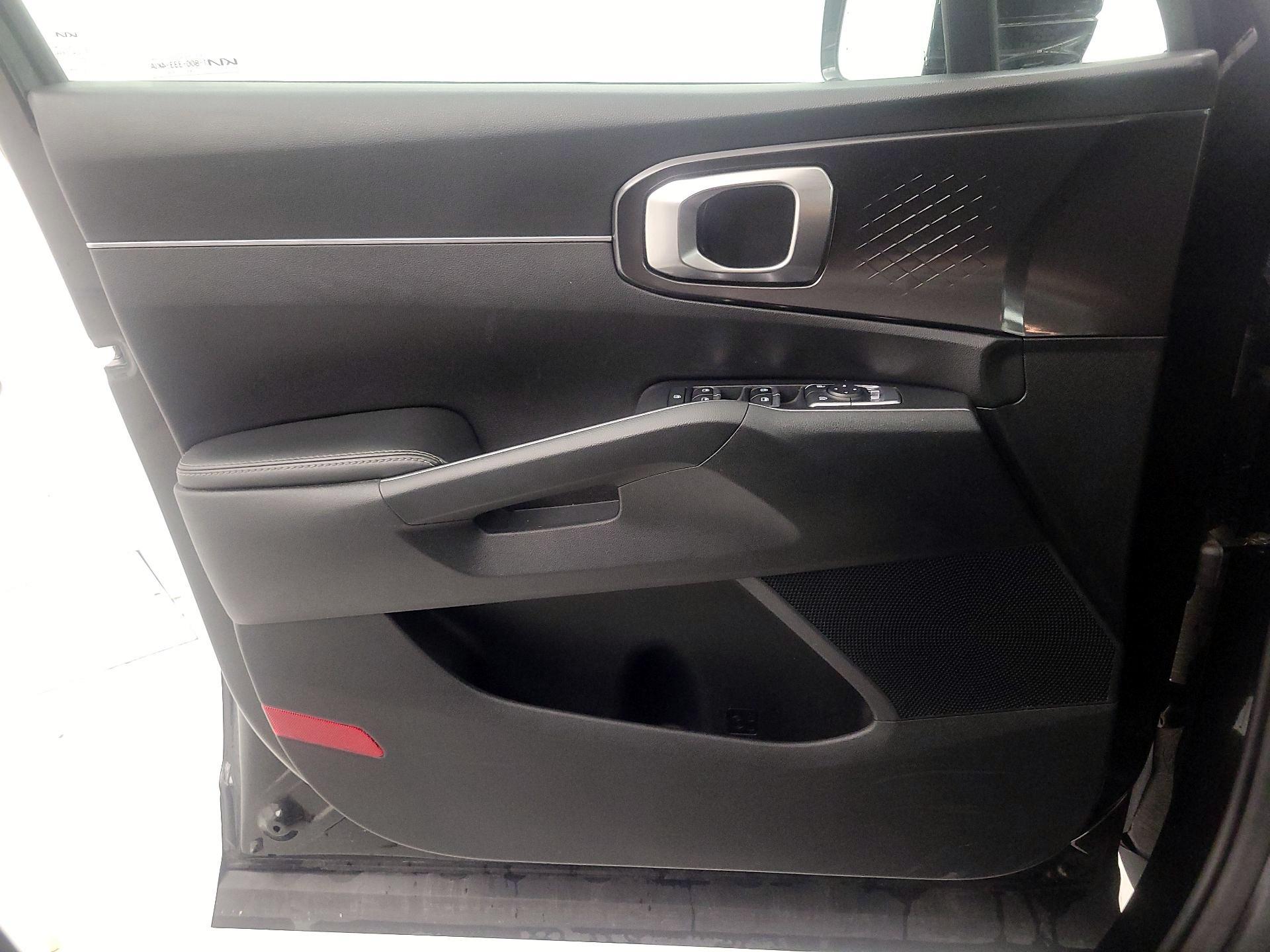 Thumbnail: 2022 Kia Sorento - 12