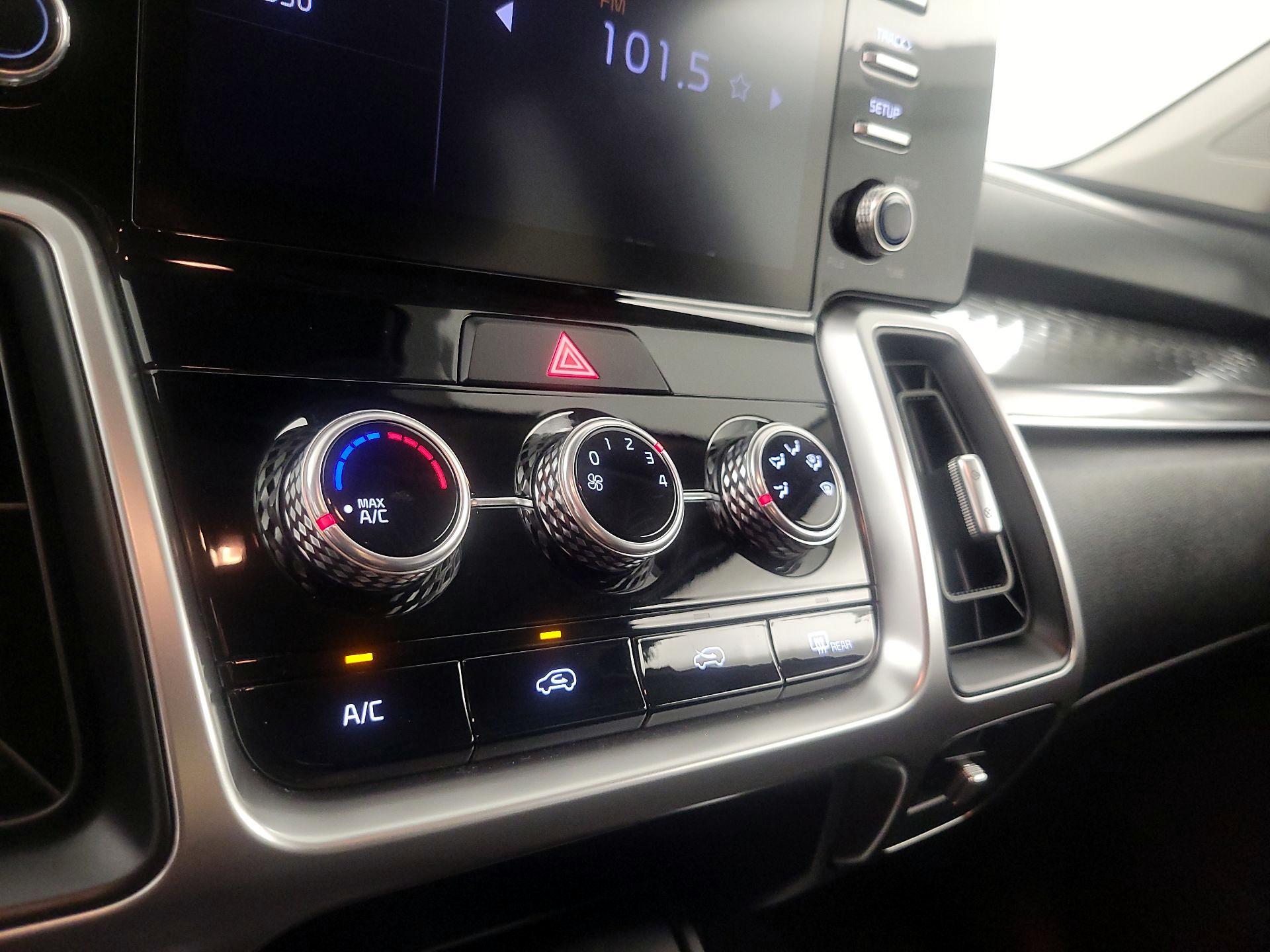 Thumbnail: 2022 Kia Sorento - 16