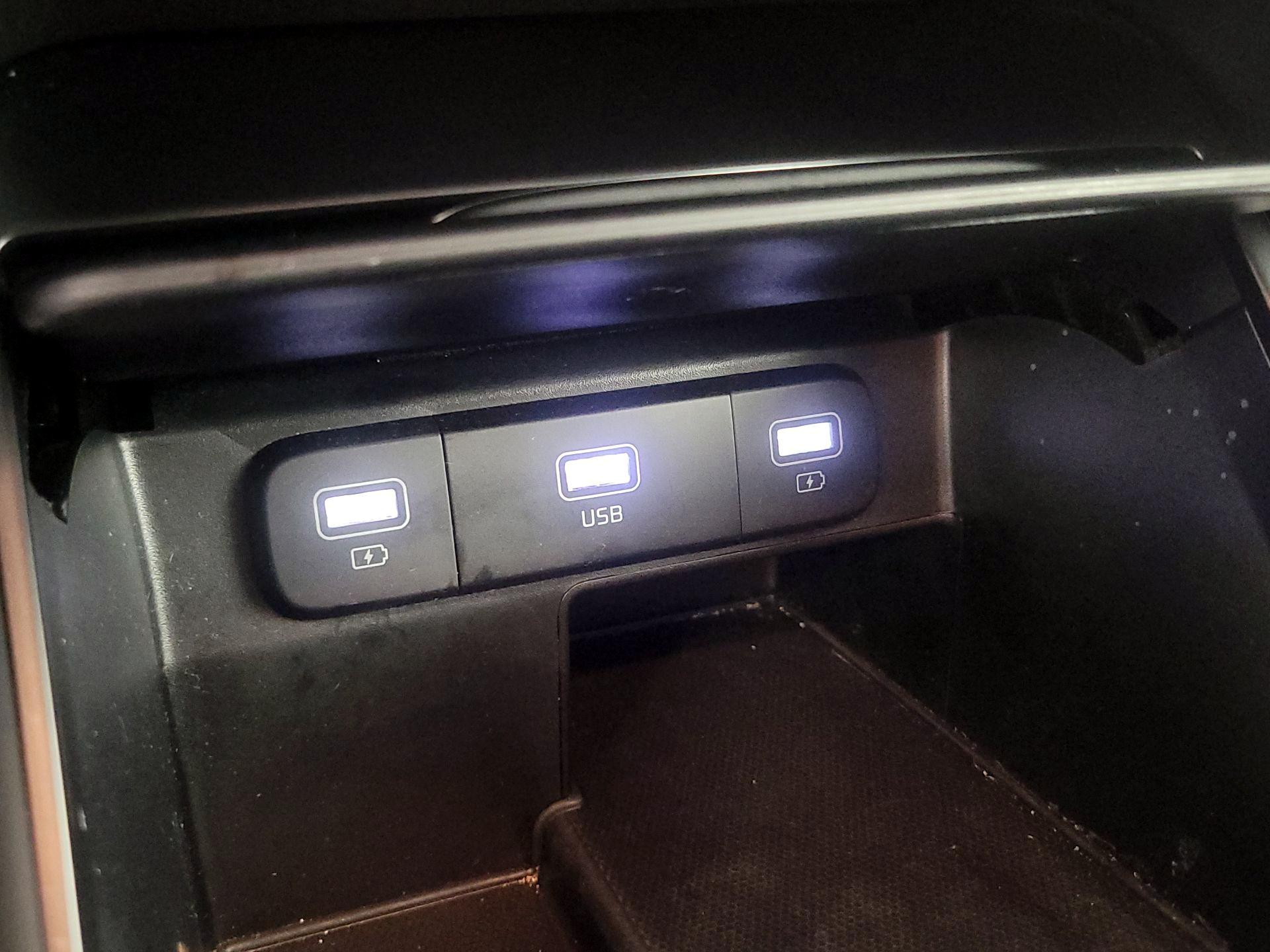 Thumbnail: 2022 Kia Sorento - 18