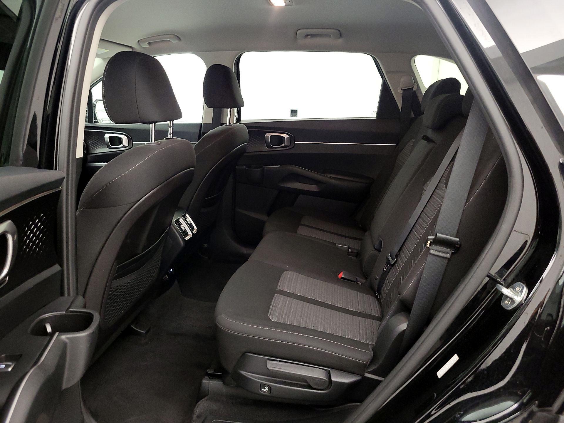 Thumbnail: 2022 Kia Sorento - 19