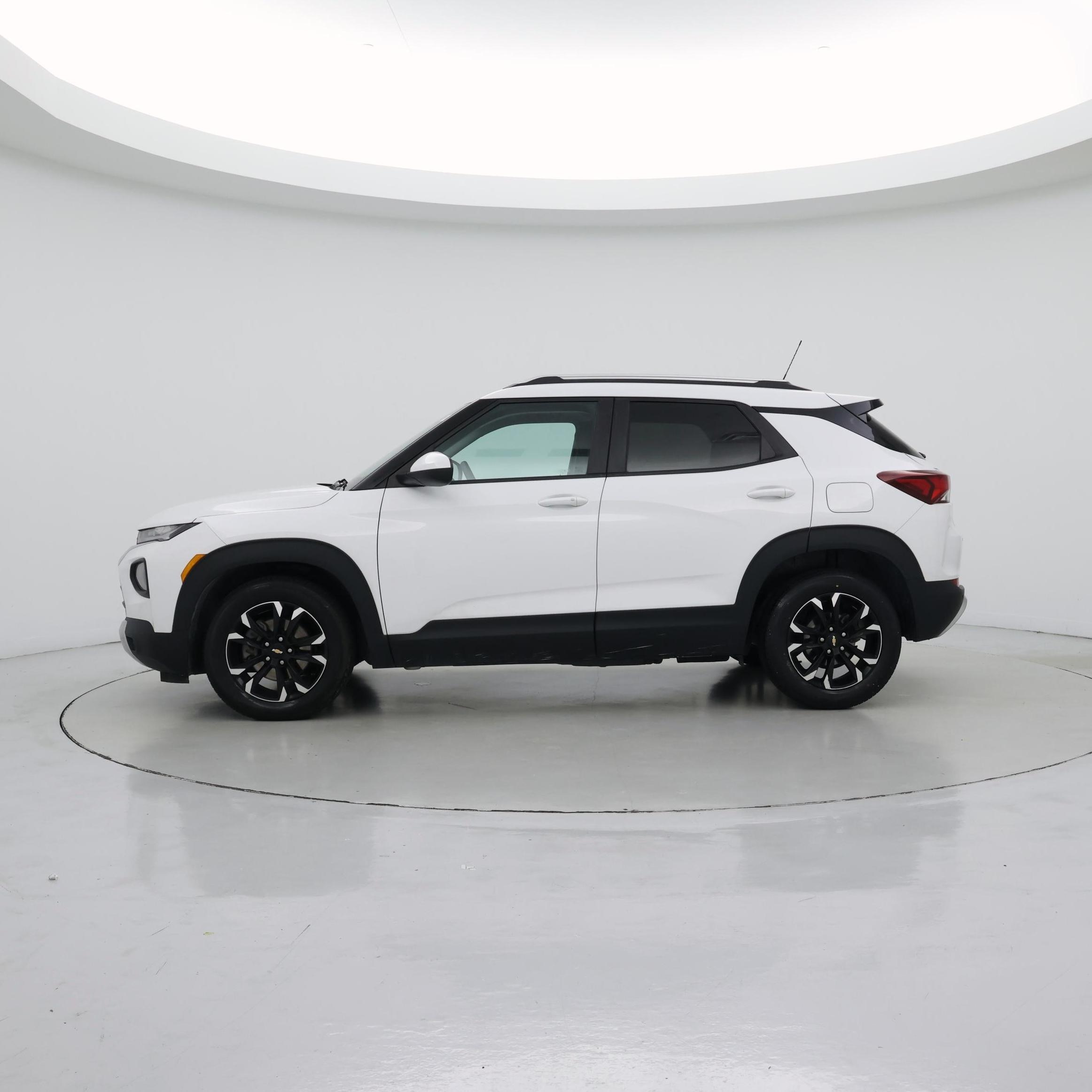 Thumbnail: 2022 Chevrolet TrailBlazer - 3