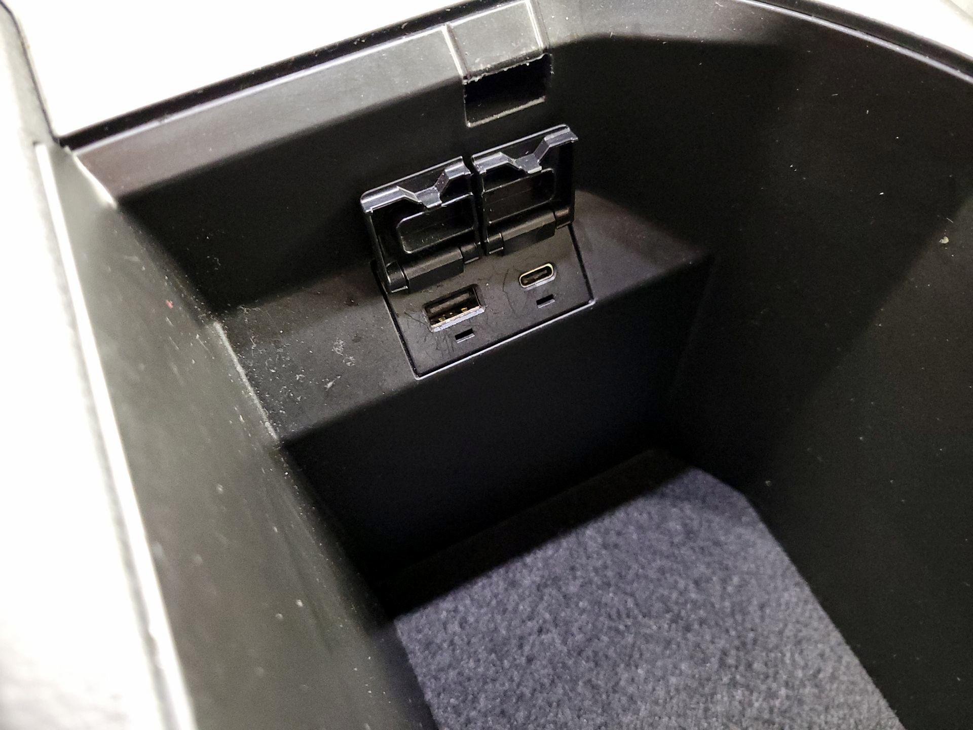 Thumbnail: 2023 Toyota Camry - 18