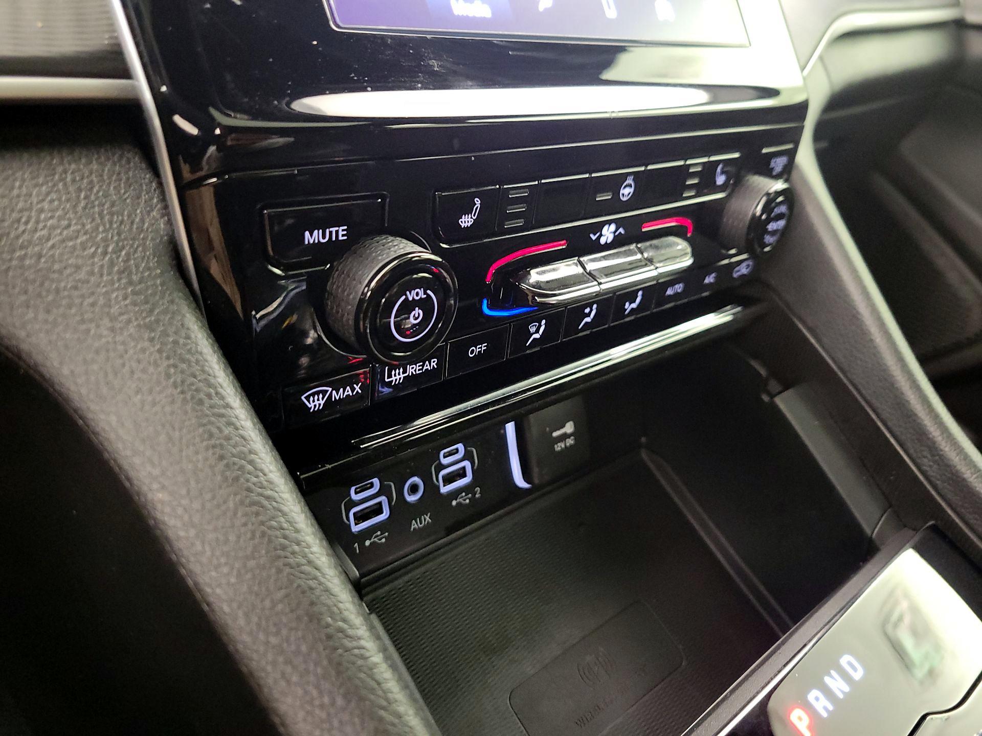 Thumbnail: 2024 Jeep Grand Cherokee - 16