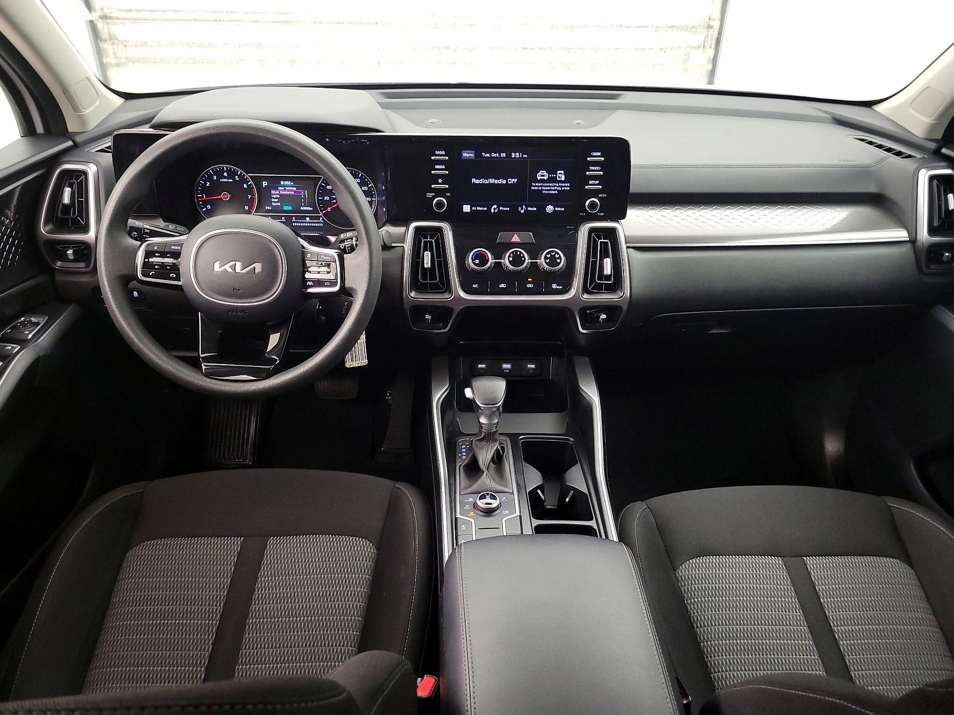 Thumbnail: 2023 Kia Sorento - 9