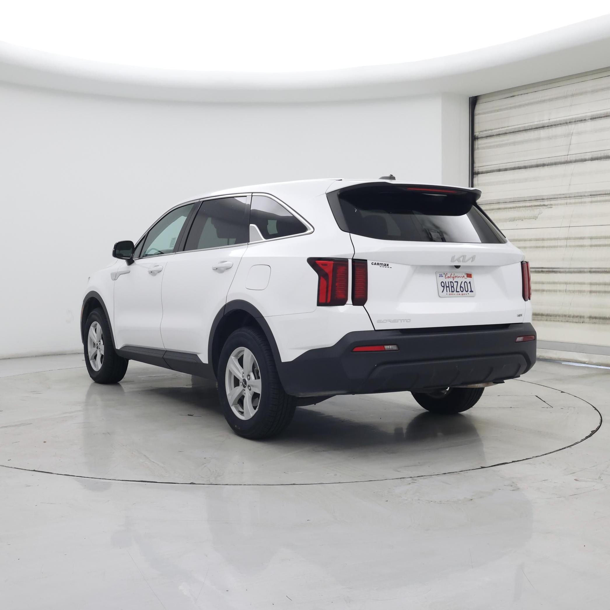 Thumbnail: 2023 Kia Sorento - 2