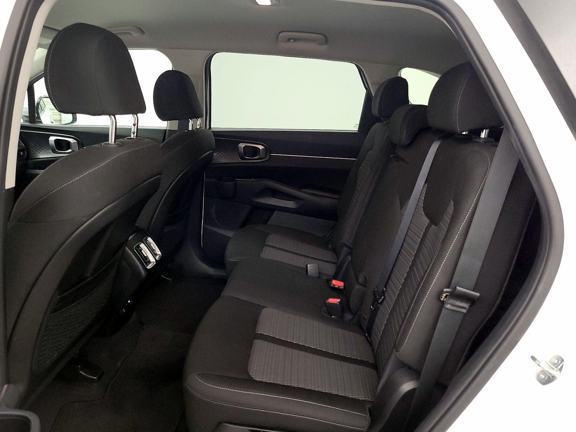 Thumbnail: 2023 Kia Sorento - 19