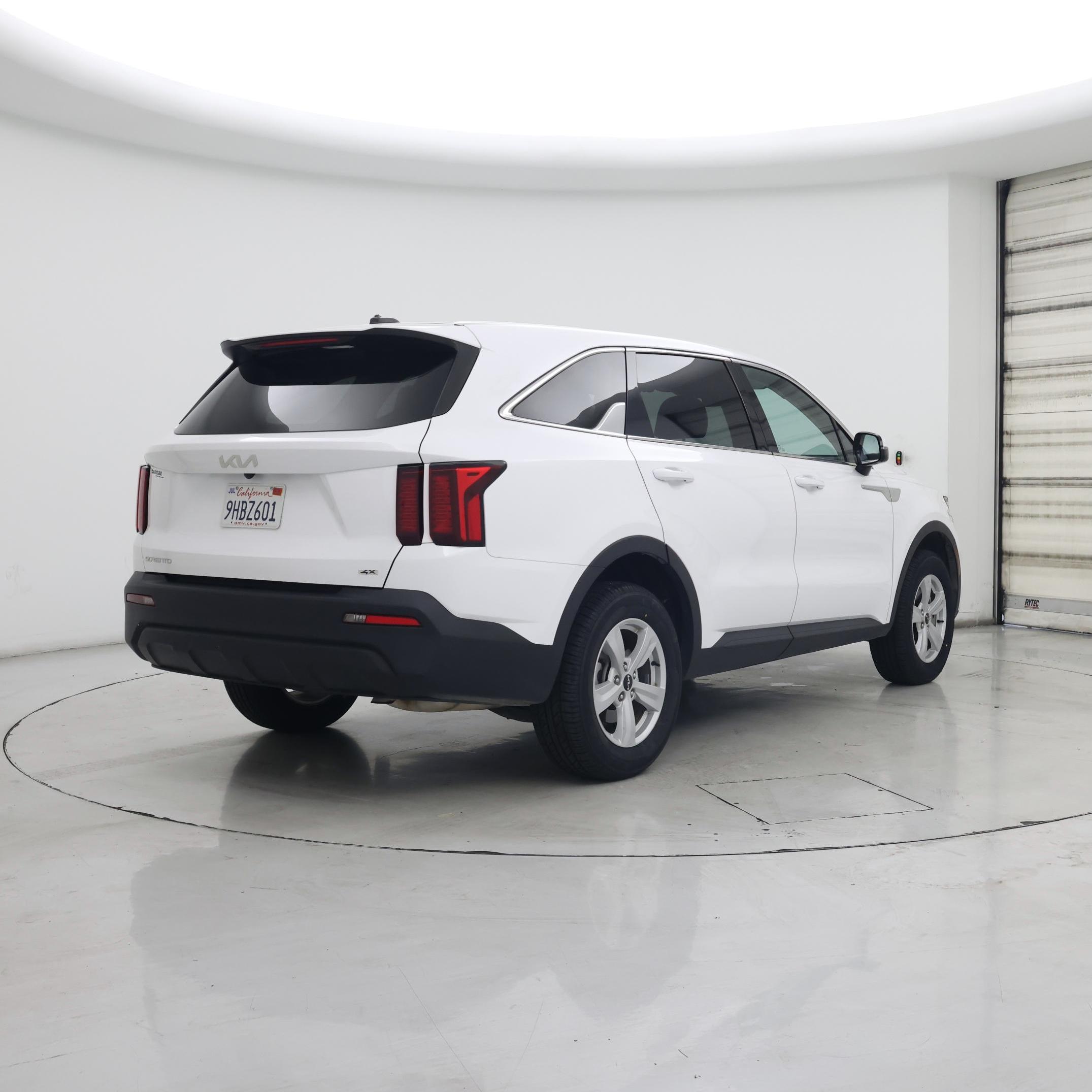 Thumbnail: 2023 Kia Sorento - 8