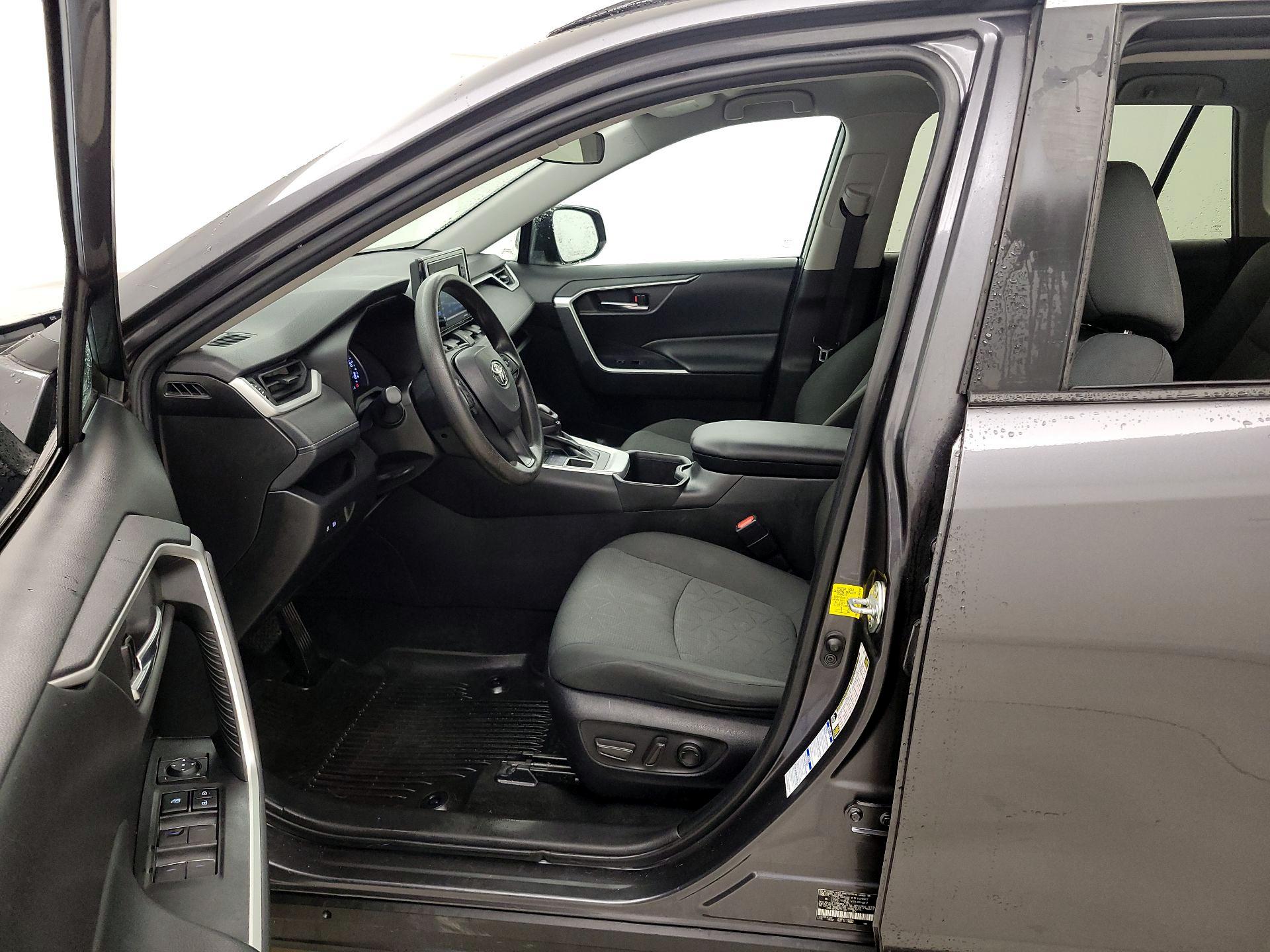 Thumbnail: 2022 Toyota RAV4 - 11