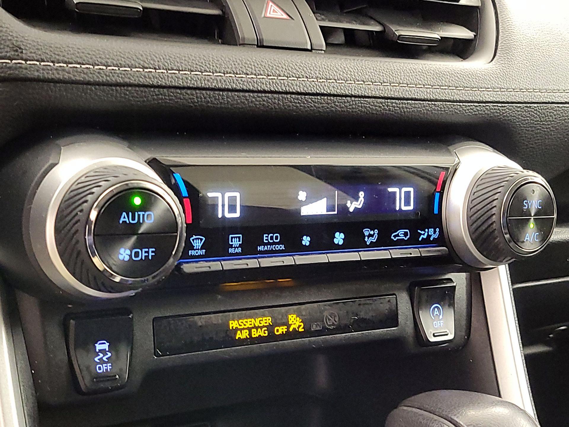 Thumbnail: 2022 Toyota RAV4 - 16