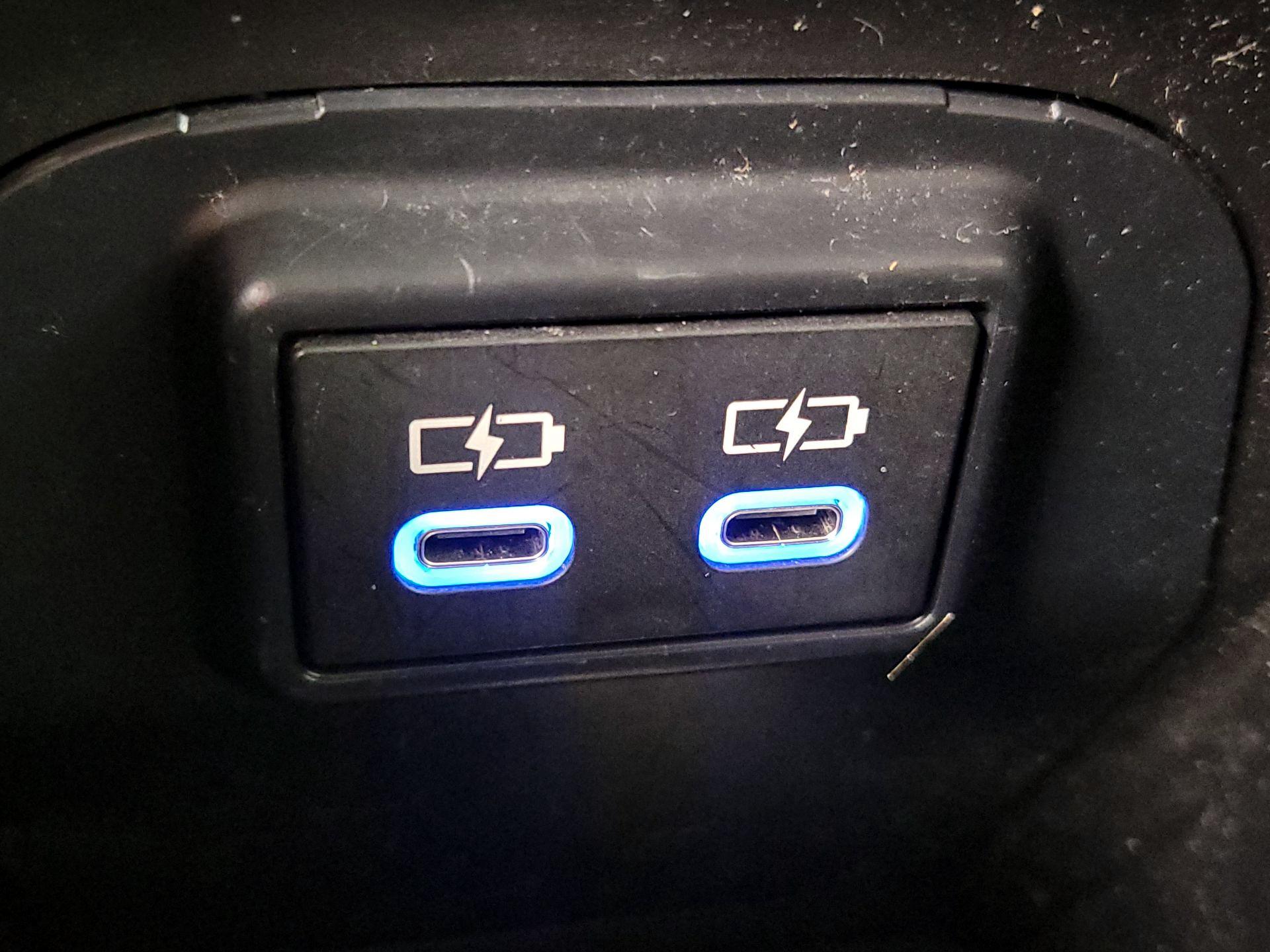 Thumbnail: 2022 Toyota RAV4 - 18