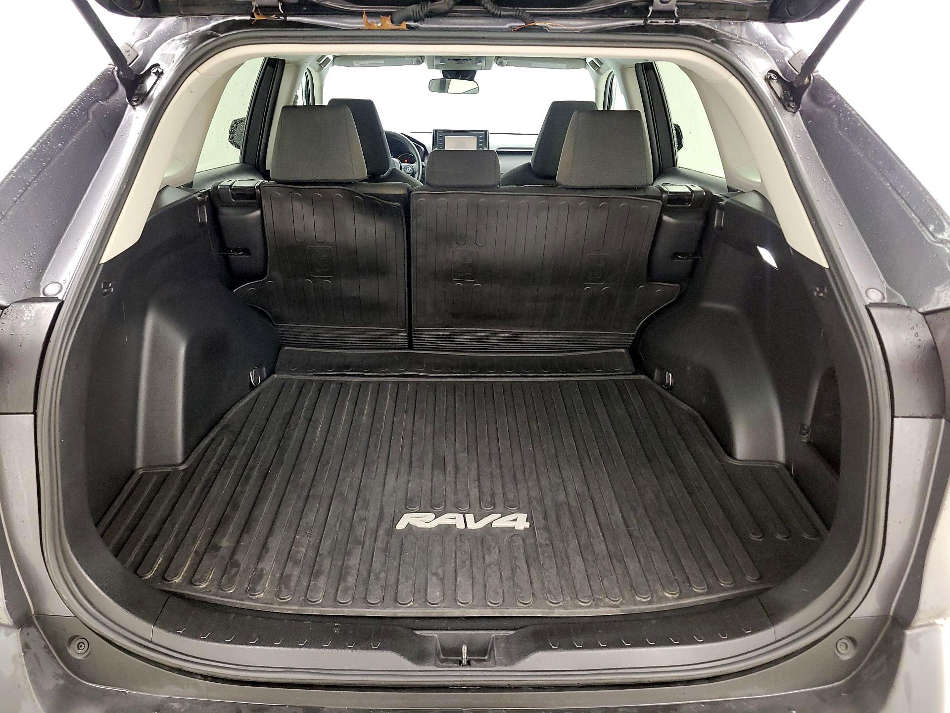 Thumbnail: 2022 Toyota RAV4 - 20