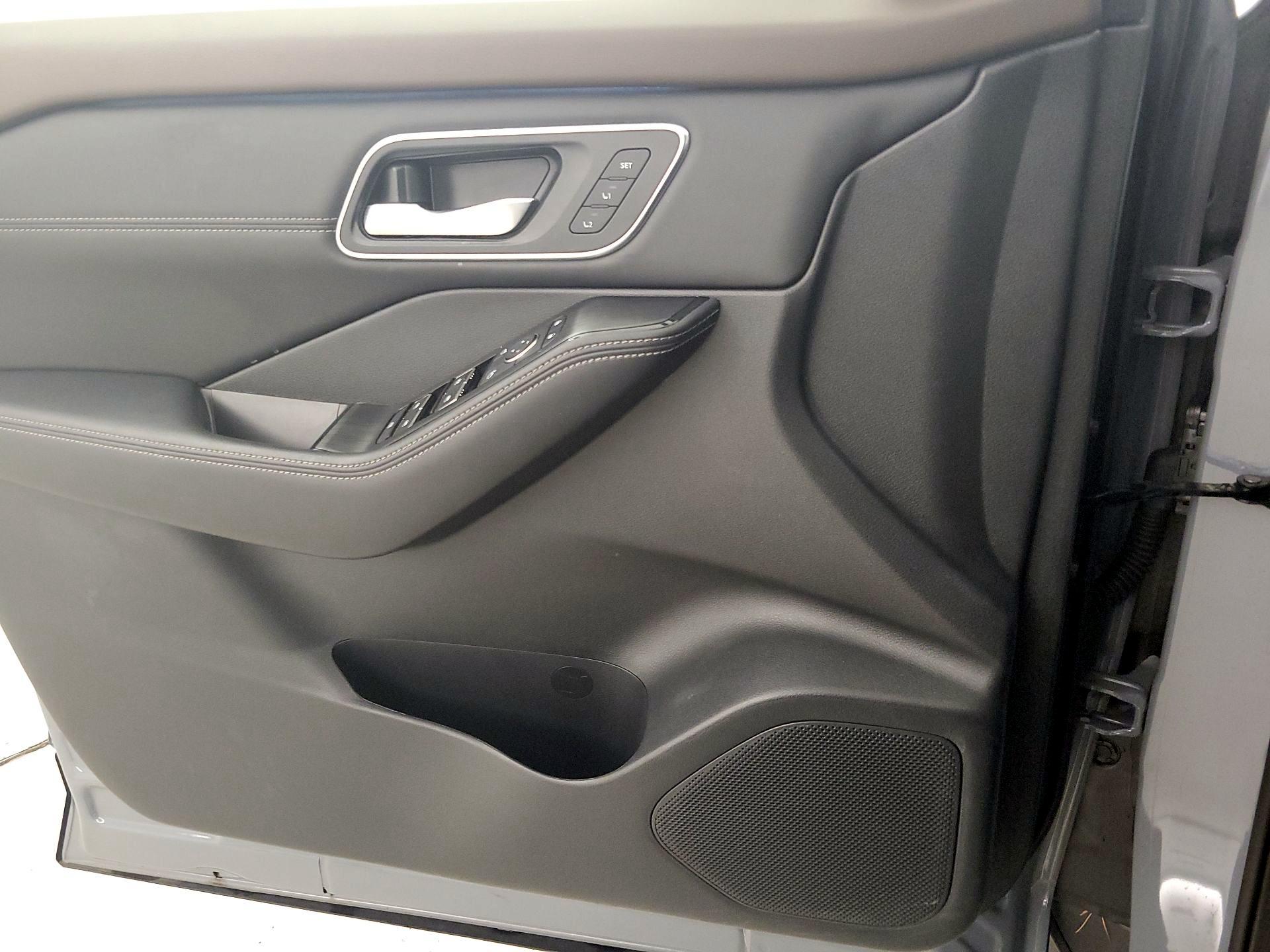 Thumbnail: 2023 Nissan Rogue - 12