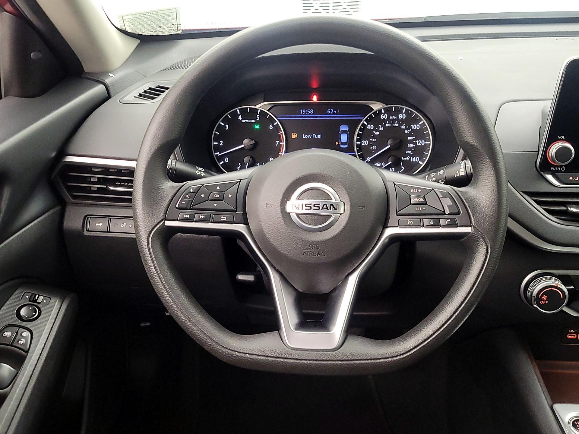 Thumbnail: 2022 Nissan Altima - 10