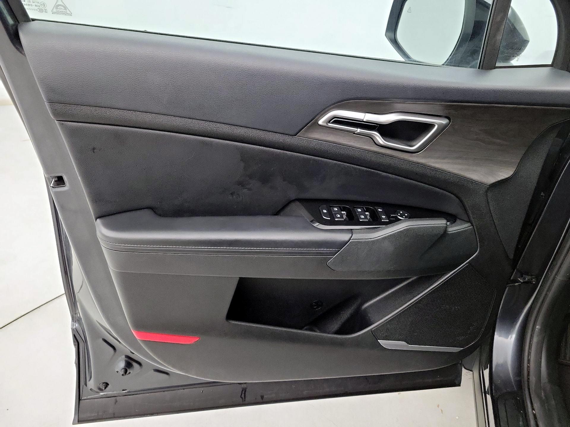 Thumbnail: 2023 Kia Sportage - 12