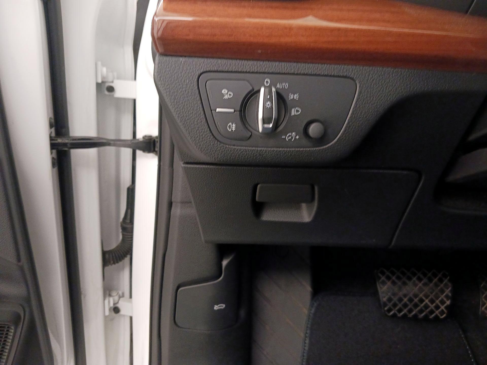 Thumbnail: 2023 Audi Q5 - 12