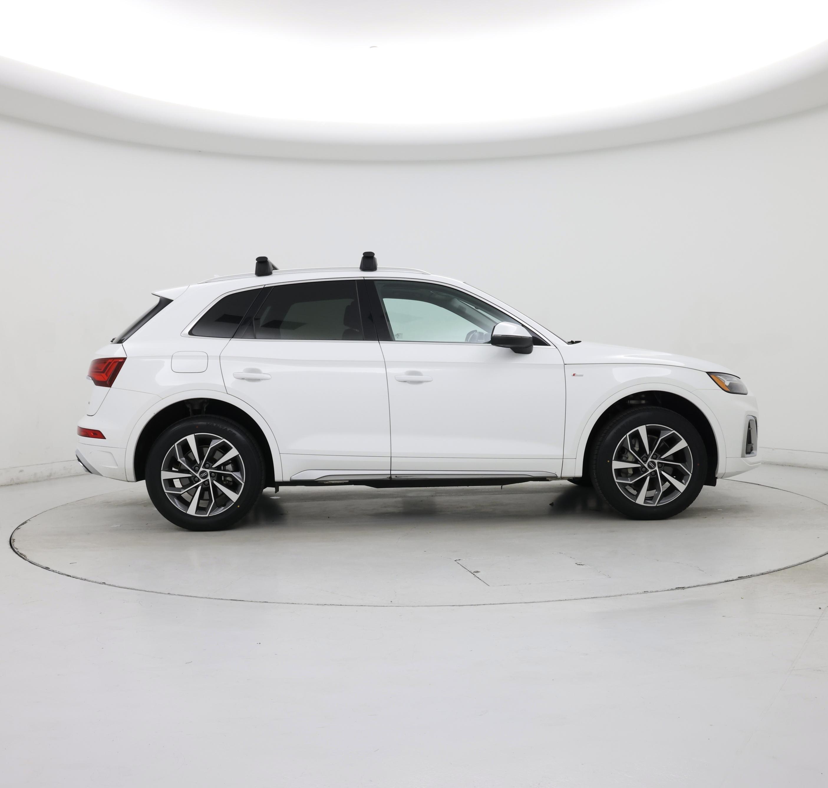 Thumbnail: 2023 Audi Q5 - 7