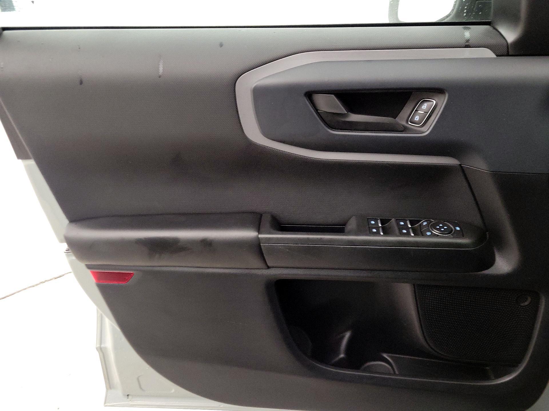 Thumbnail: 2022 Ford Bronco Sport - 12