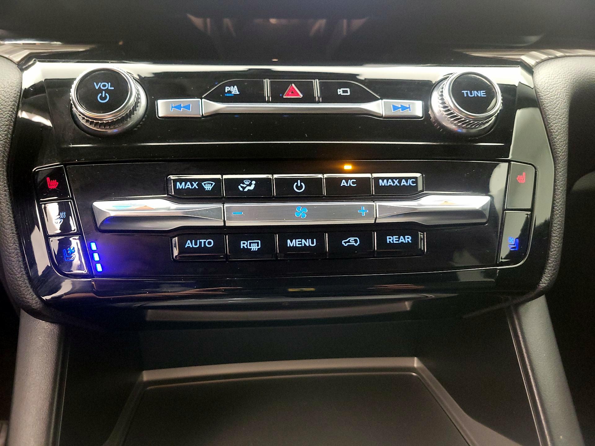 Thumbnail: 2022 Ford Explorer - 17