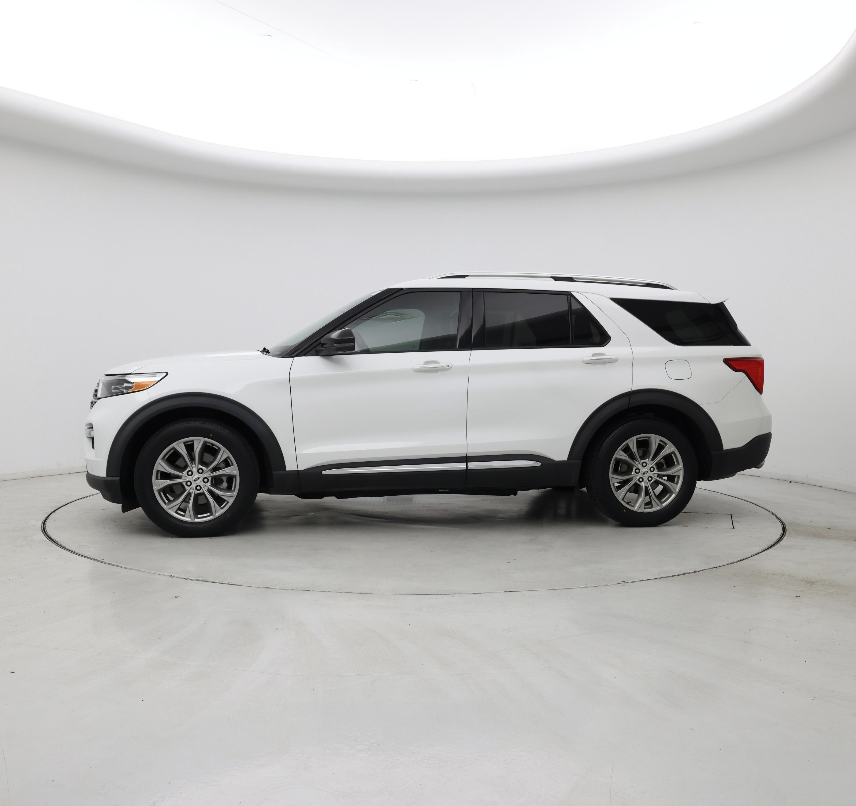 Thumbnail: 2022 Ford Explorer - 3