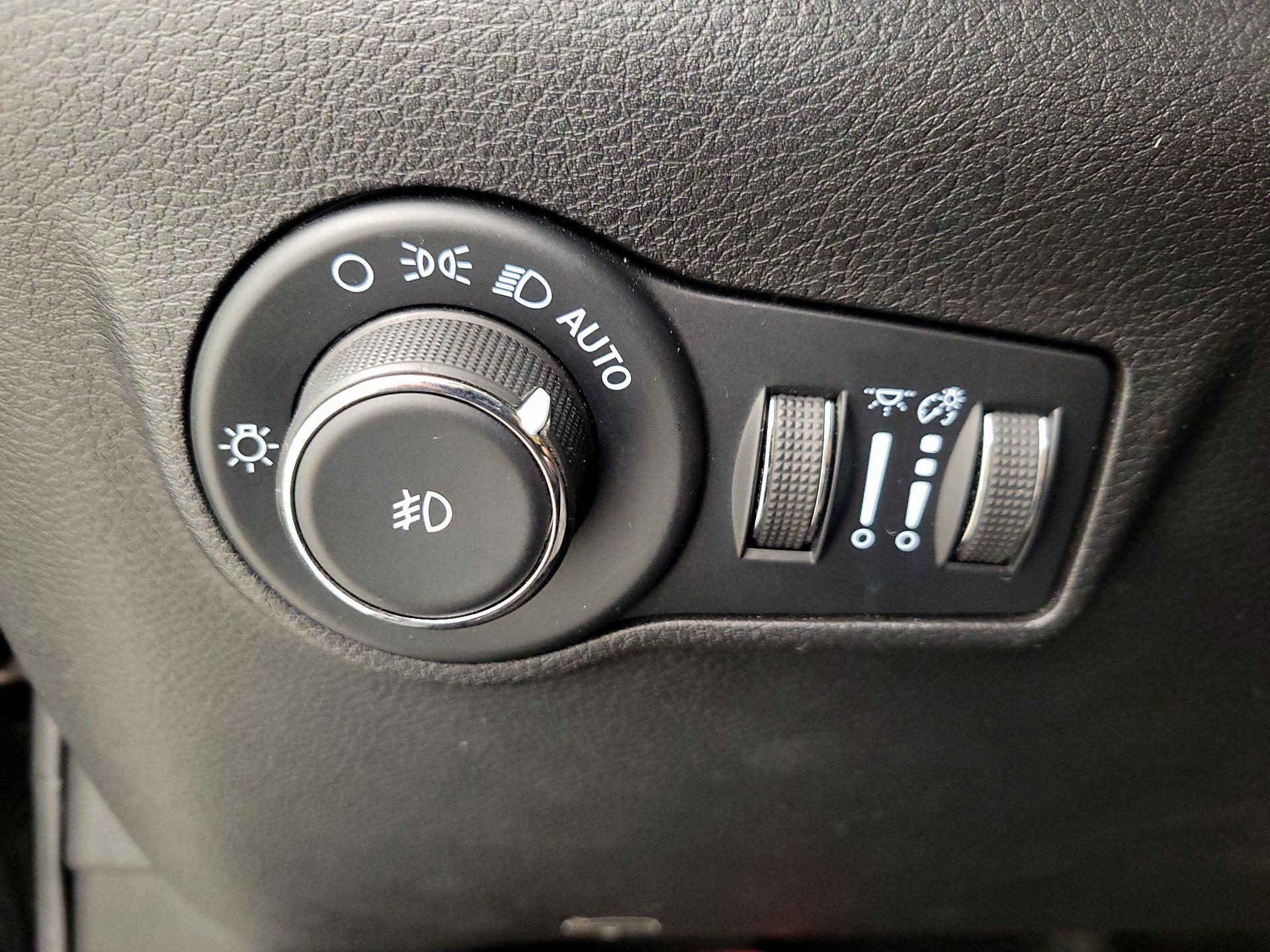 Thumbnail: 2022 Jeep Compass - 13