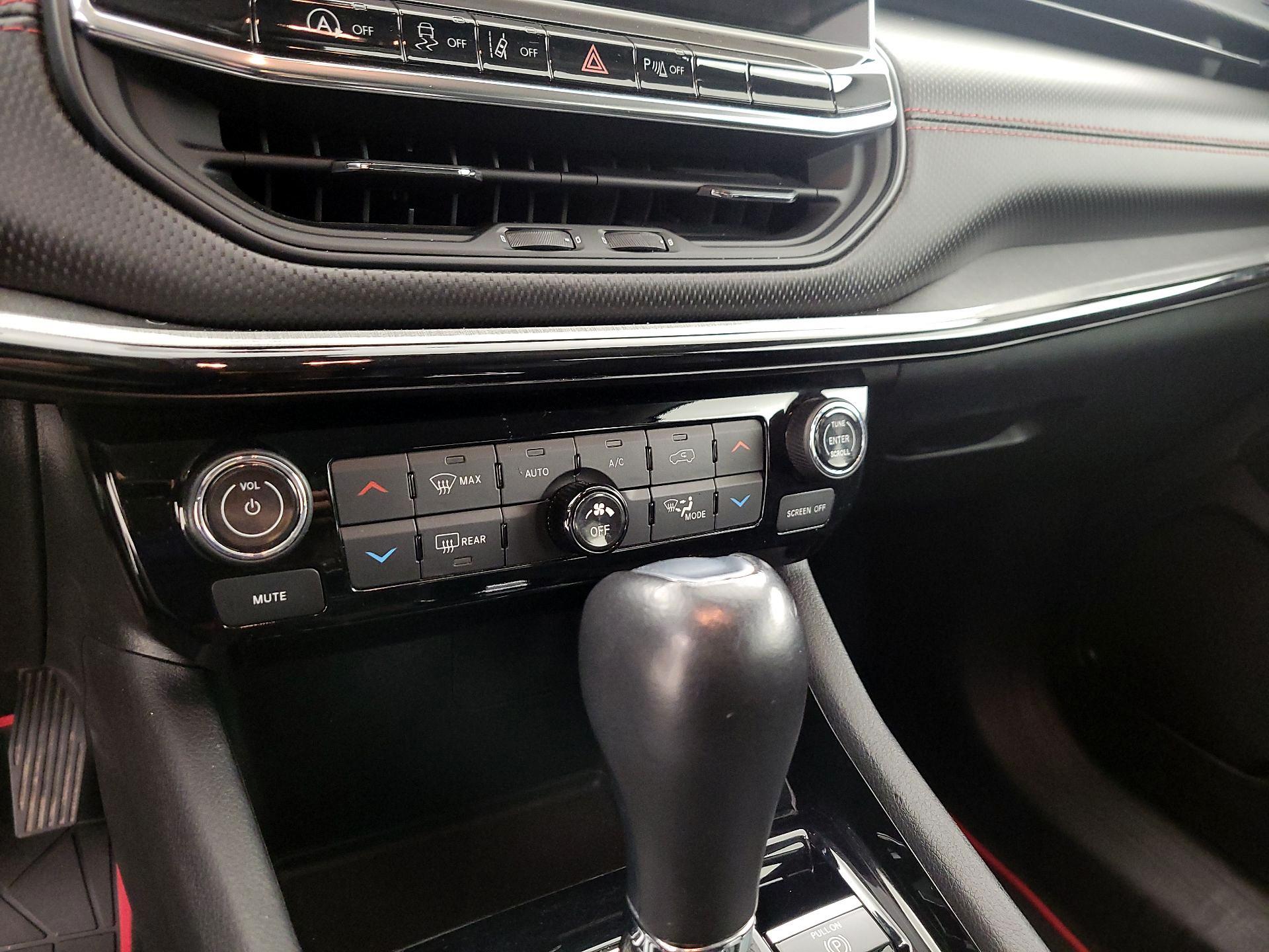 Thumbnail: 2022 Jeep Compass - 17