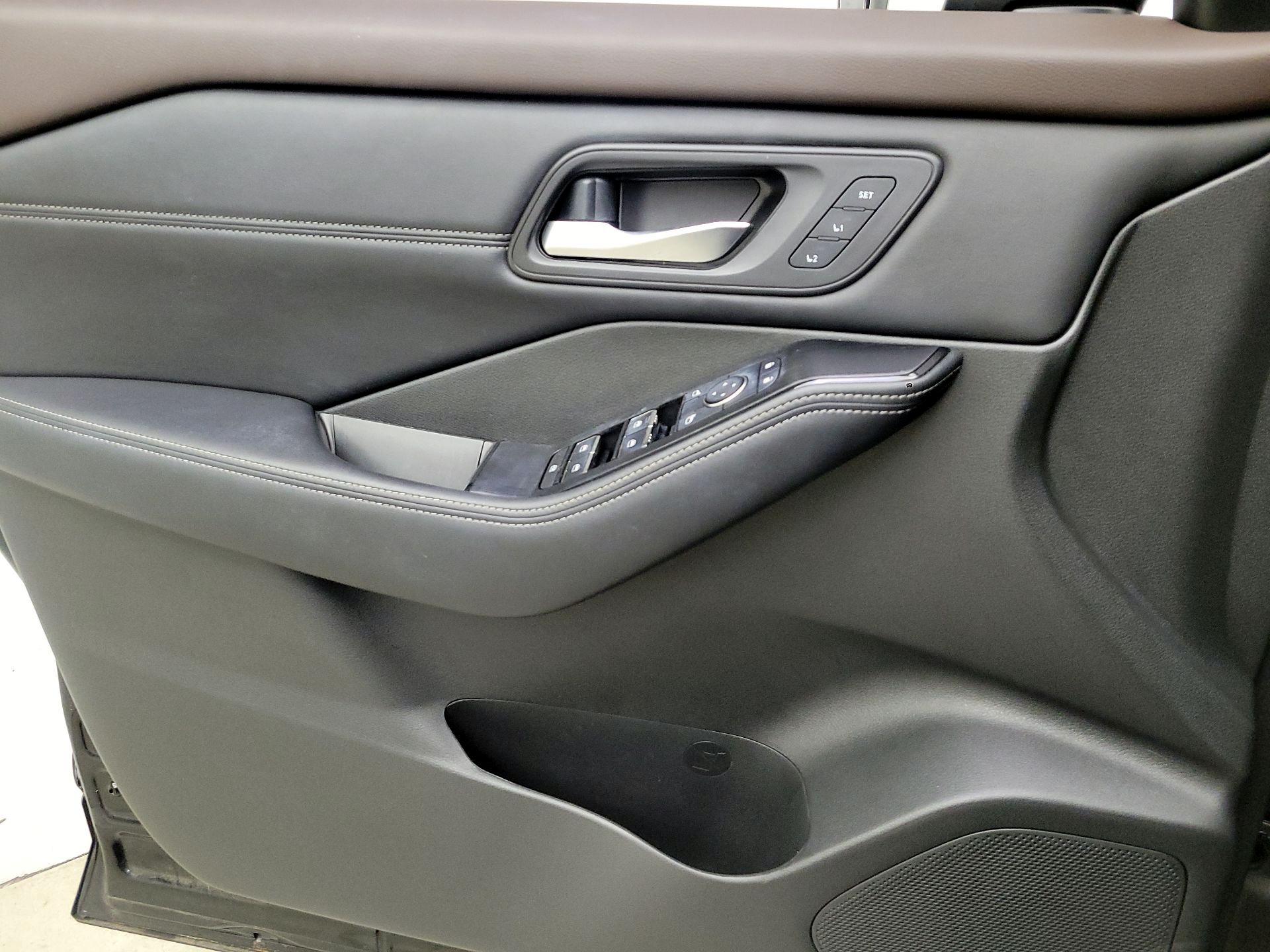 Thumbnail: 2023 Nissan Rogue - 12