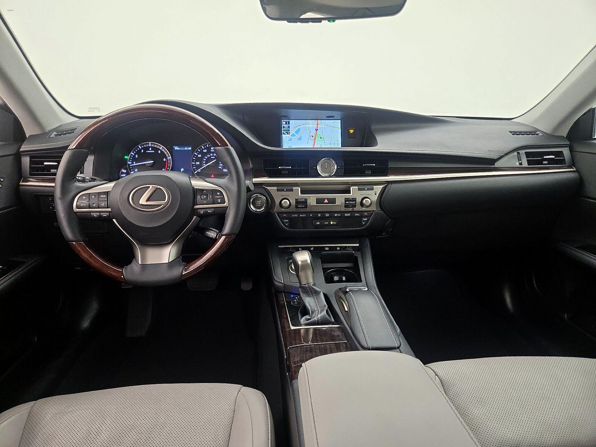 Thumbnail: 2018 Lexus ES - 9