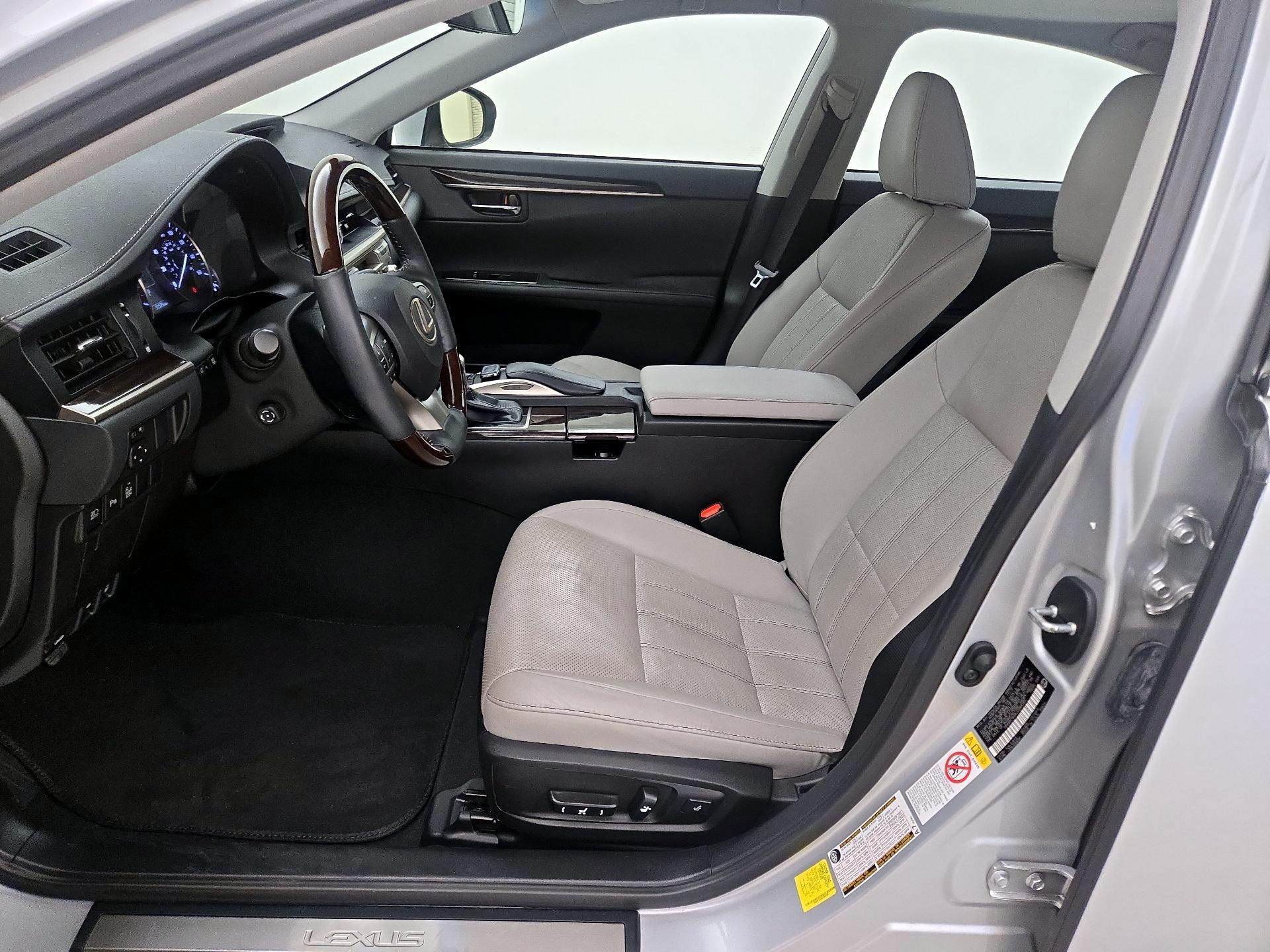 Thumbnail: 2018 Lexus ES - 11