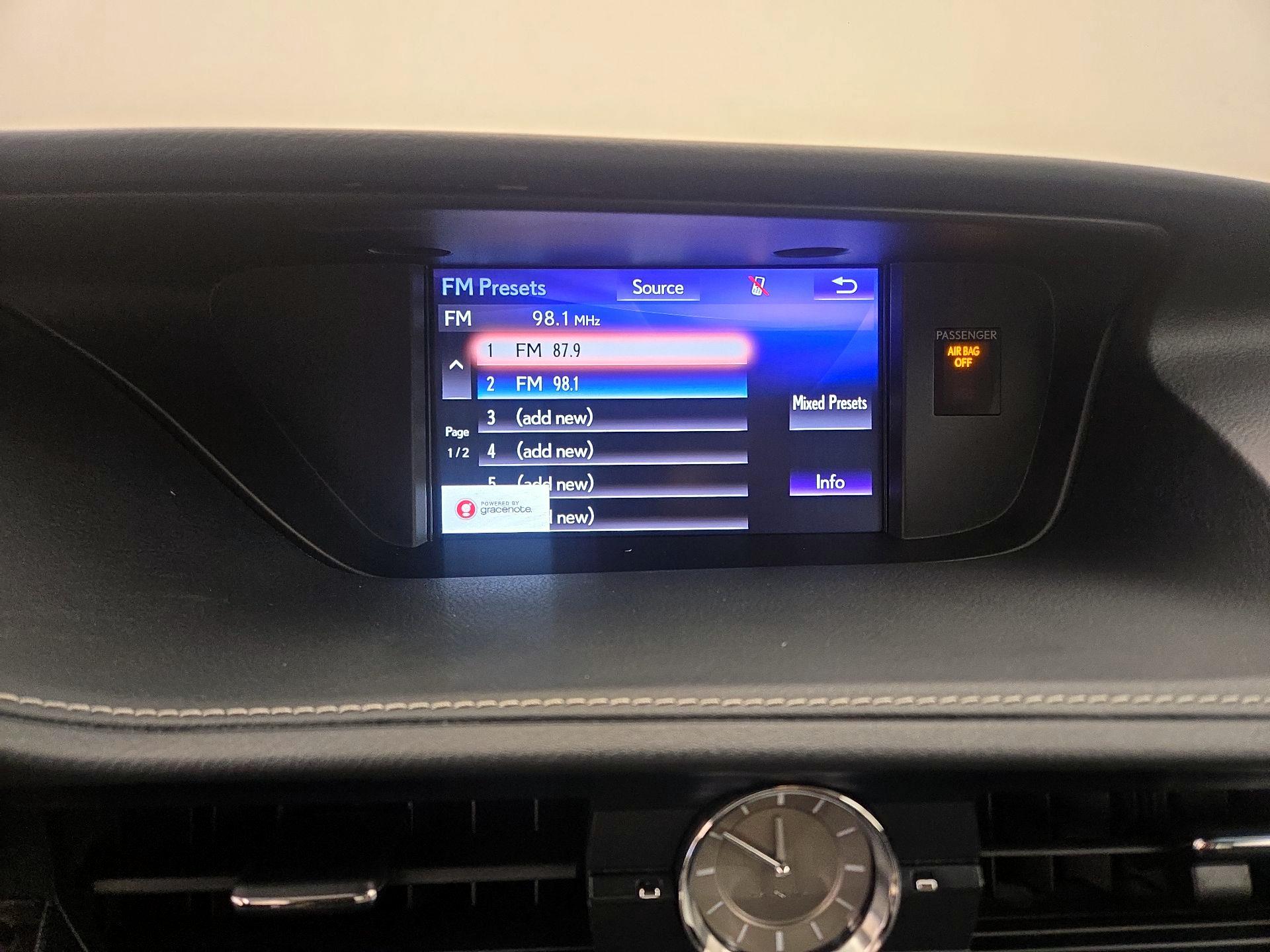 Thumbnail: 2018 Lexus ES - 16