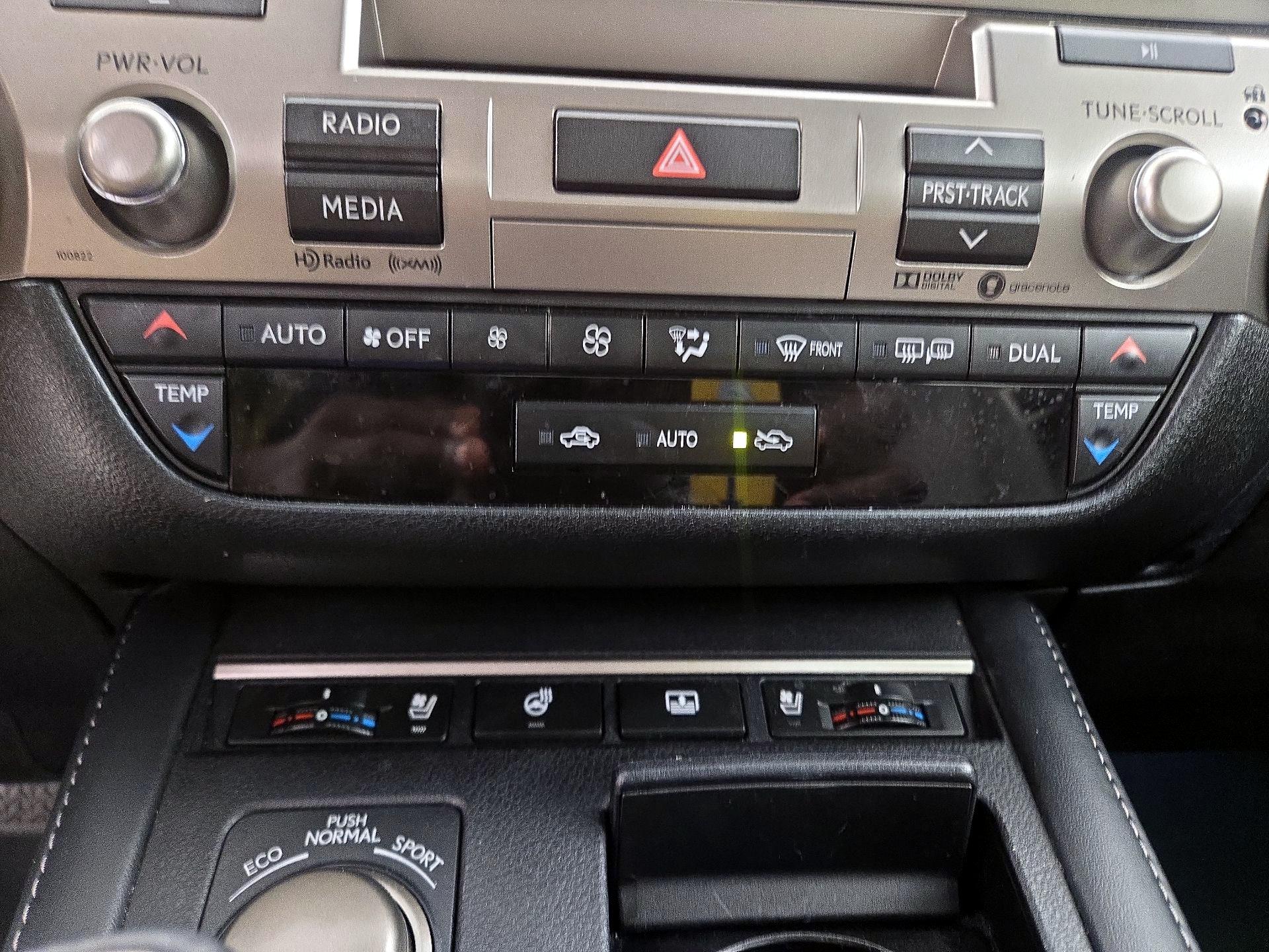 Thumbnail: 2018 Lexus ES - 17