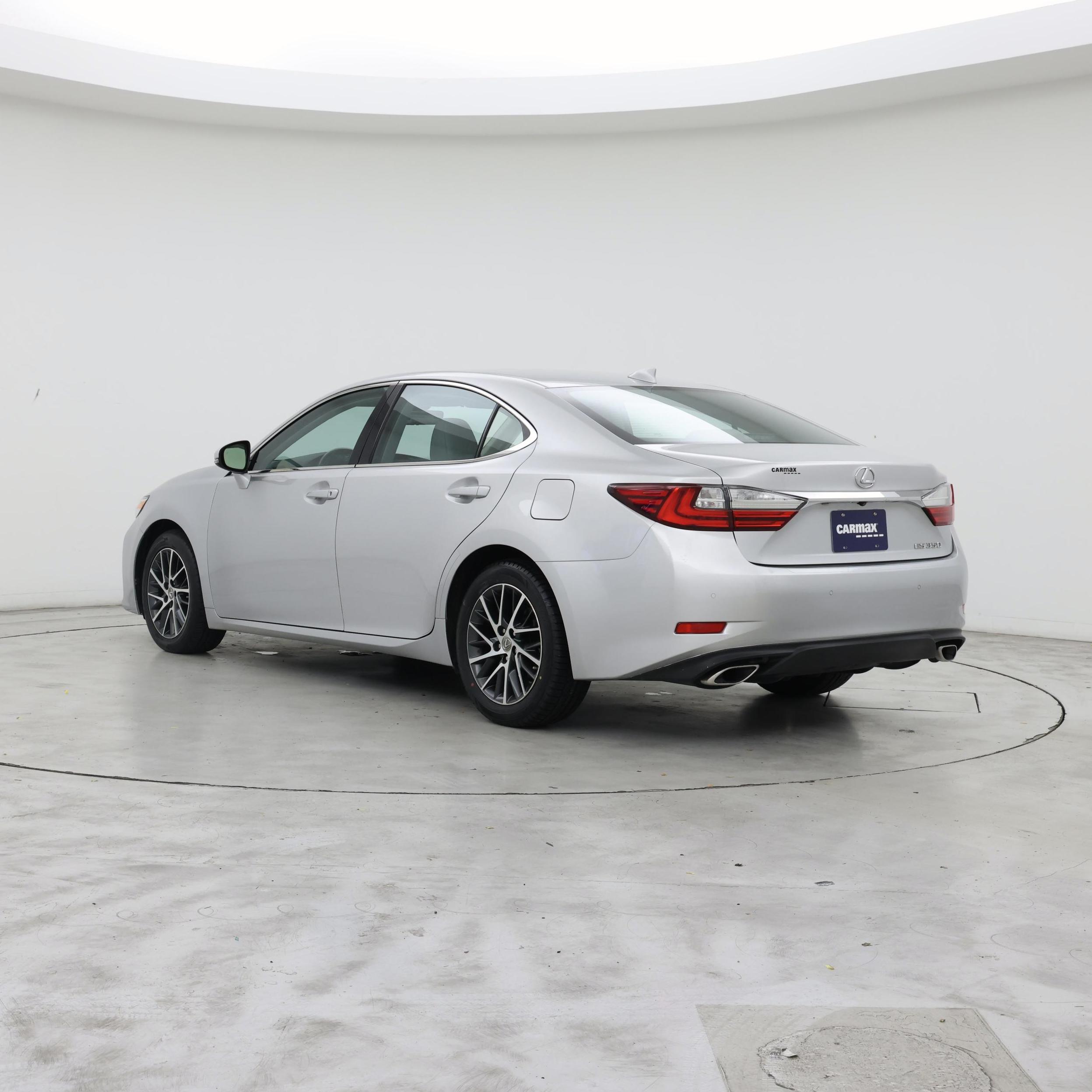 Thumbnail: 2018 Lexus ES - 2