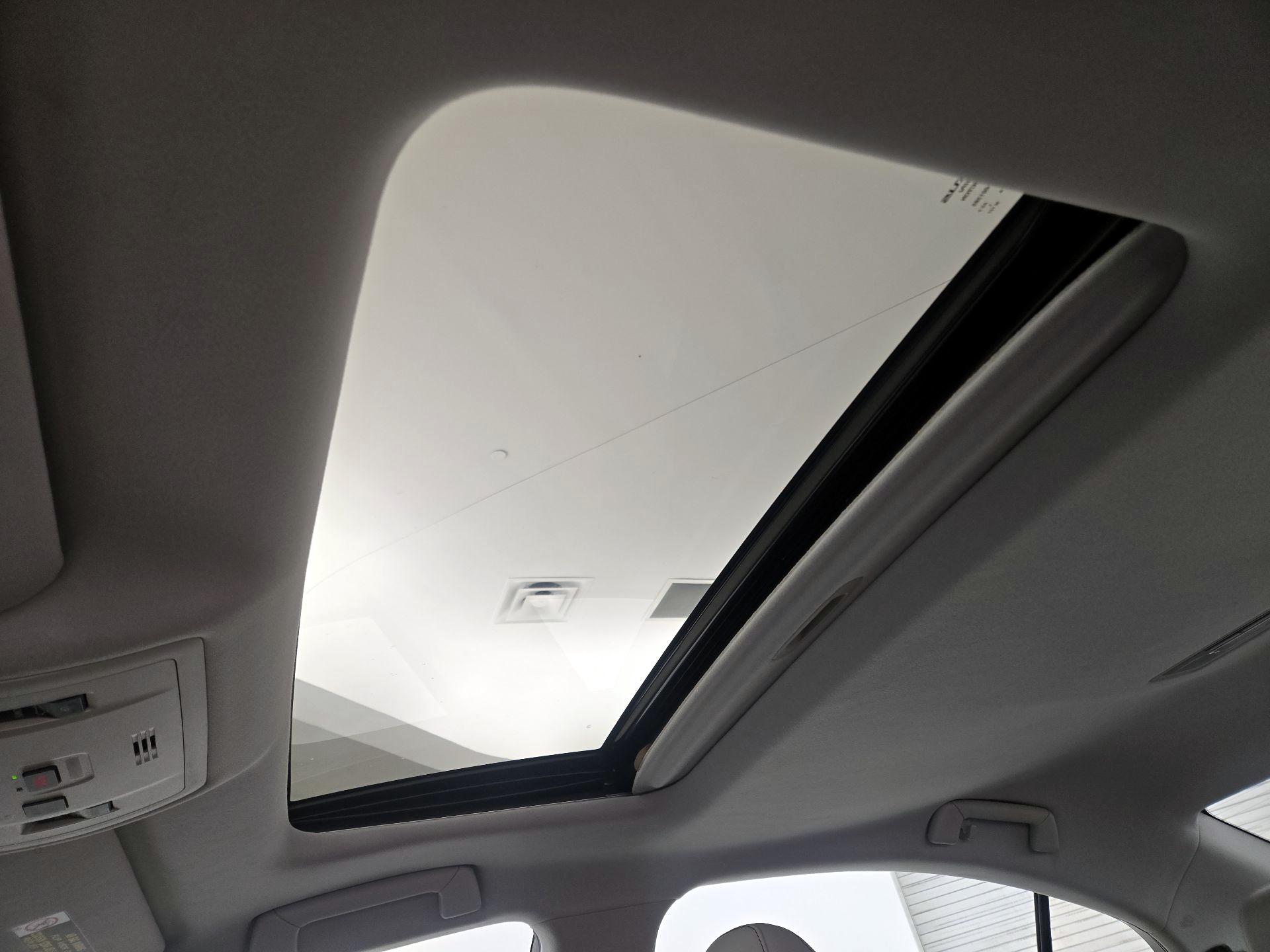 Thumbnail: 2018 Lexus ES - 20