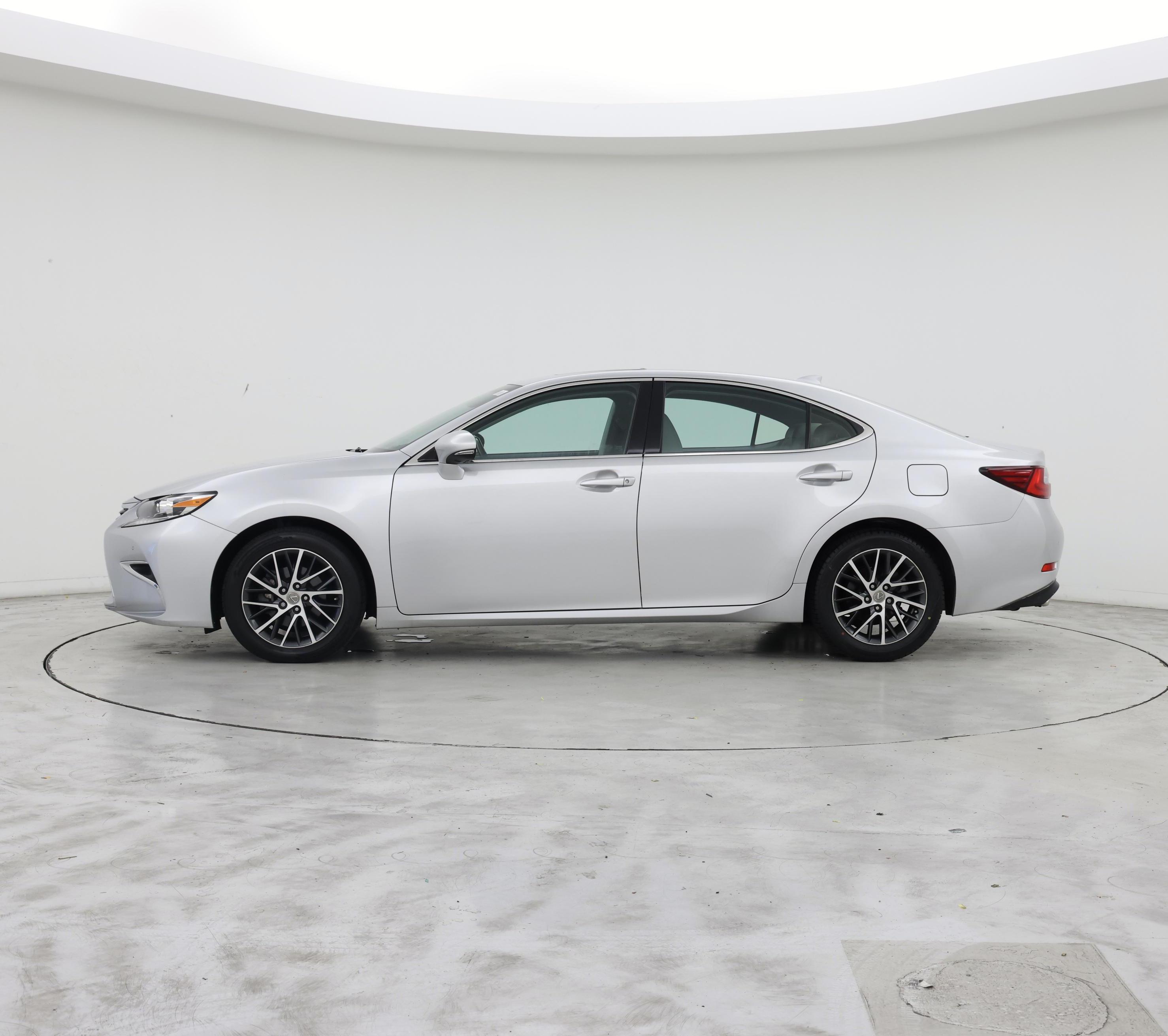 Thumbnail: 2018 Lexus ES - 3