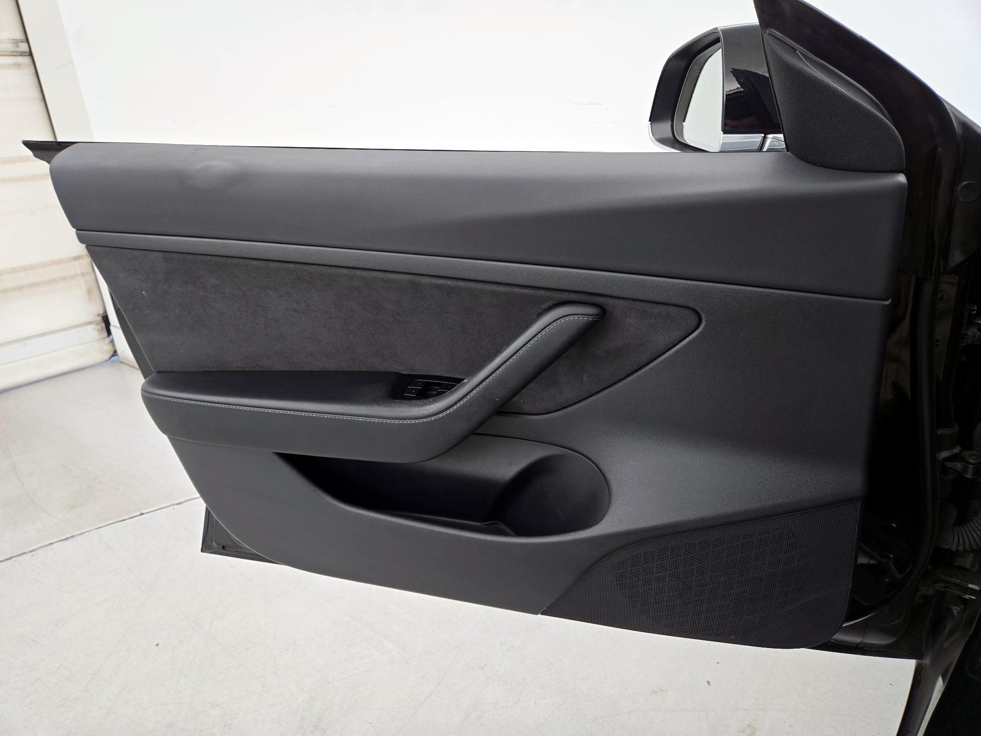 Thumbnail: 2020 Tesla Model 3 - 12