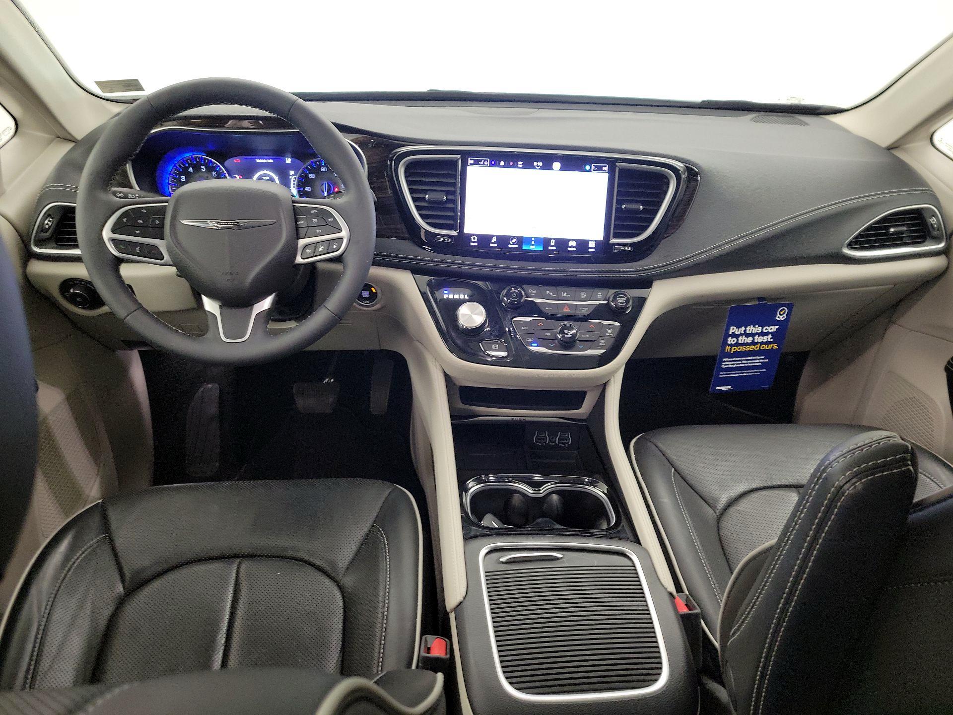 Thumbnail: 2023 Chrysler Pacifica - 9