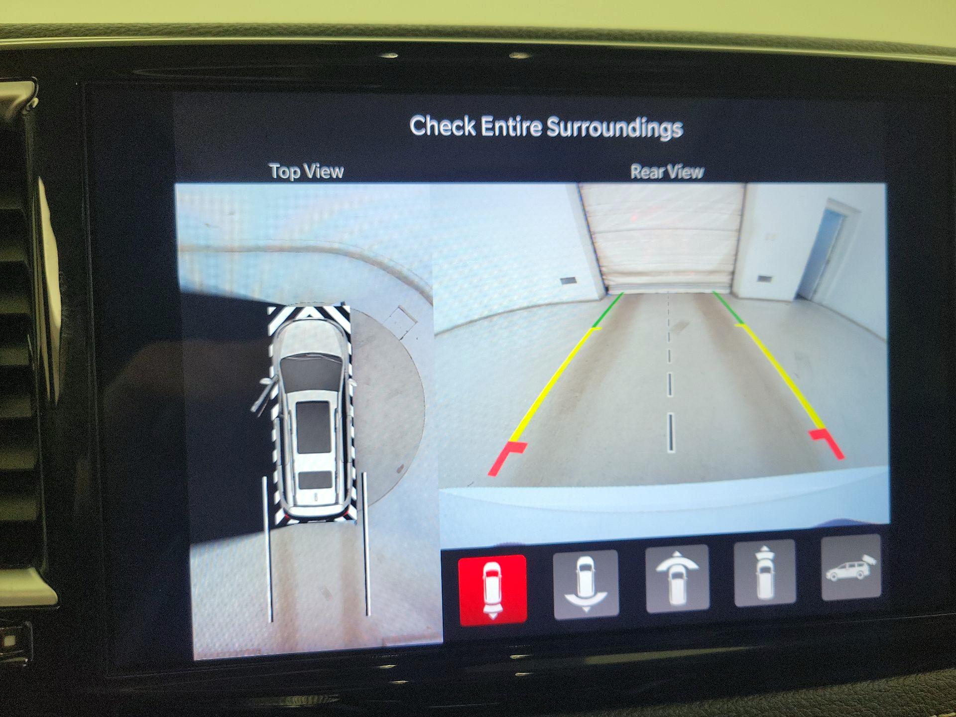 Thumbnail: 2023 Chrysler Pacifica - 15