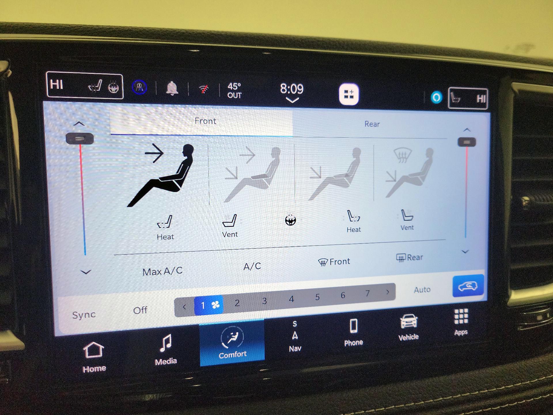 Thumbnail: 2023 Chrysler Pacifica - 17