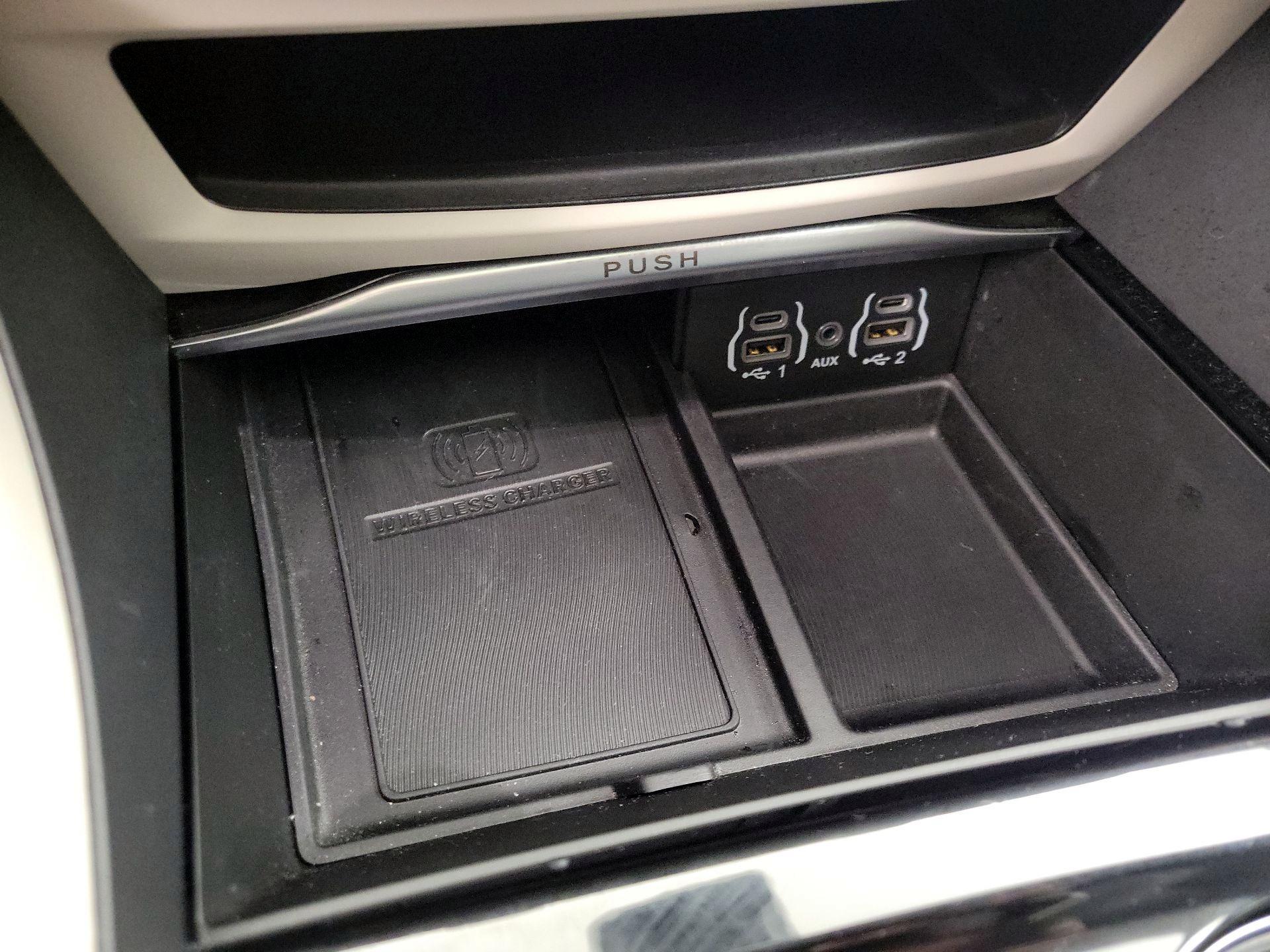 Thumbnail: 2023 Chrysler Pacifica - 19