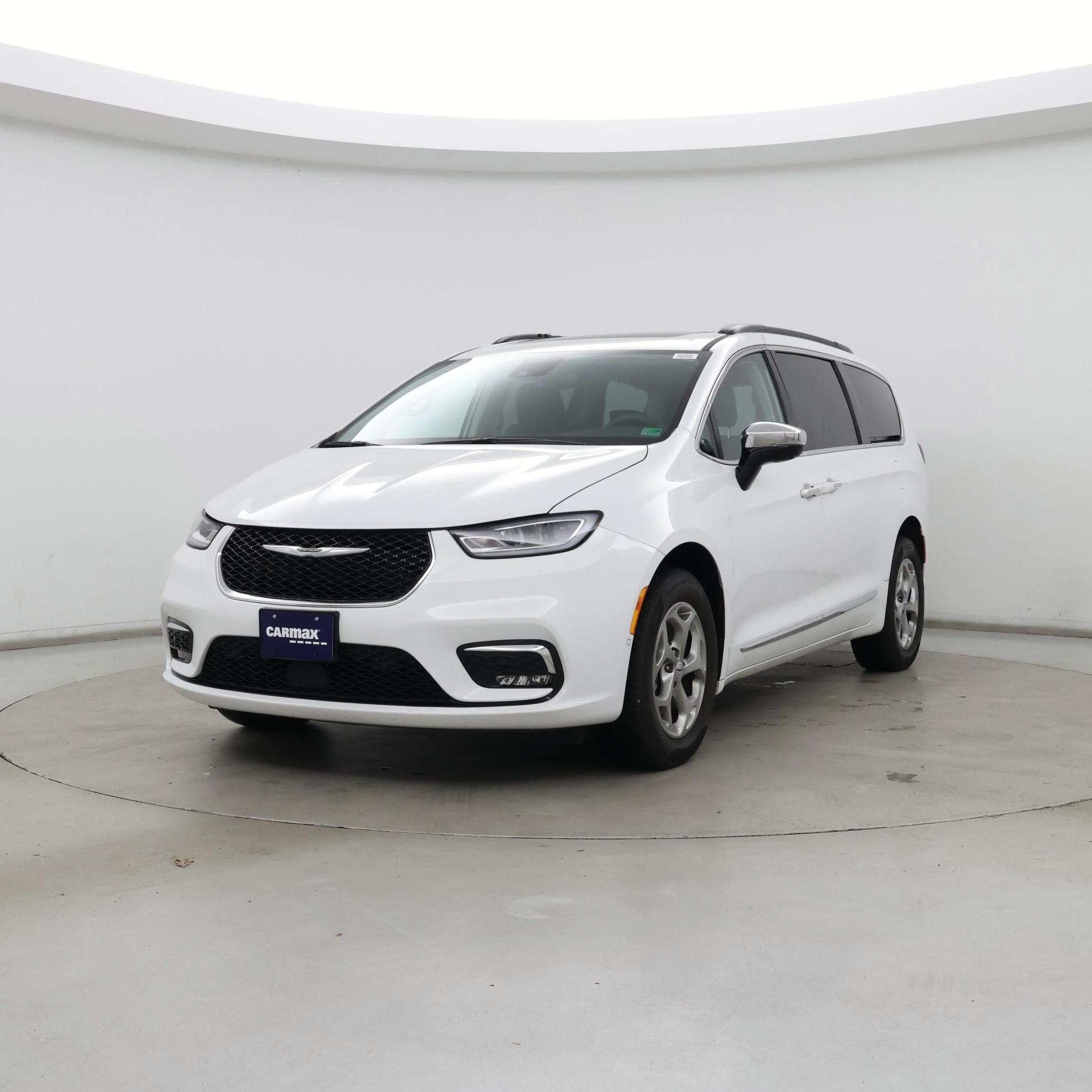 Thumbnail: 2023 Chrysler Pacifica - 4