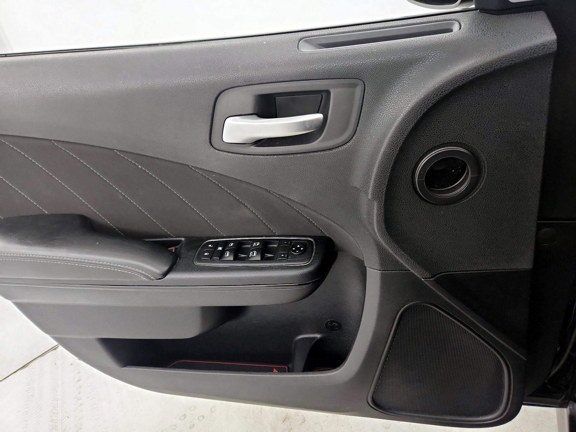 Thumbnail: 2020 Dodge Charger - 12