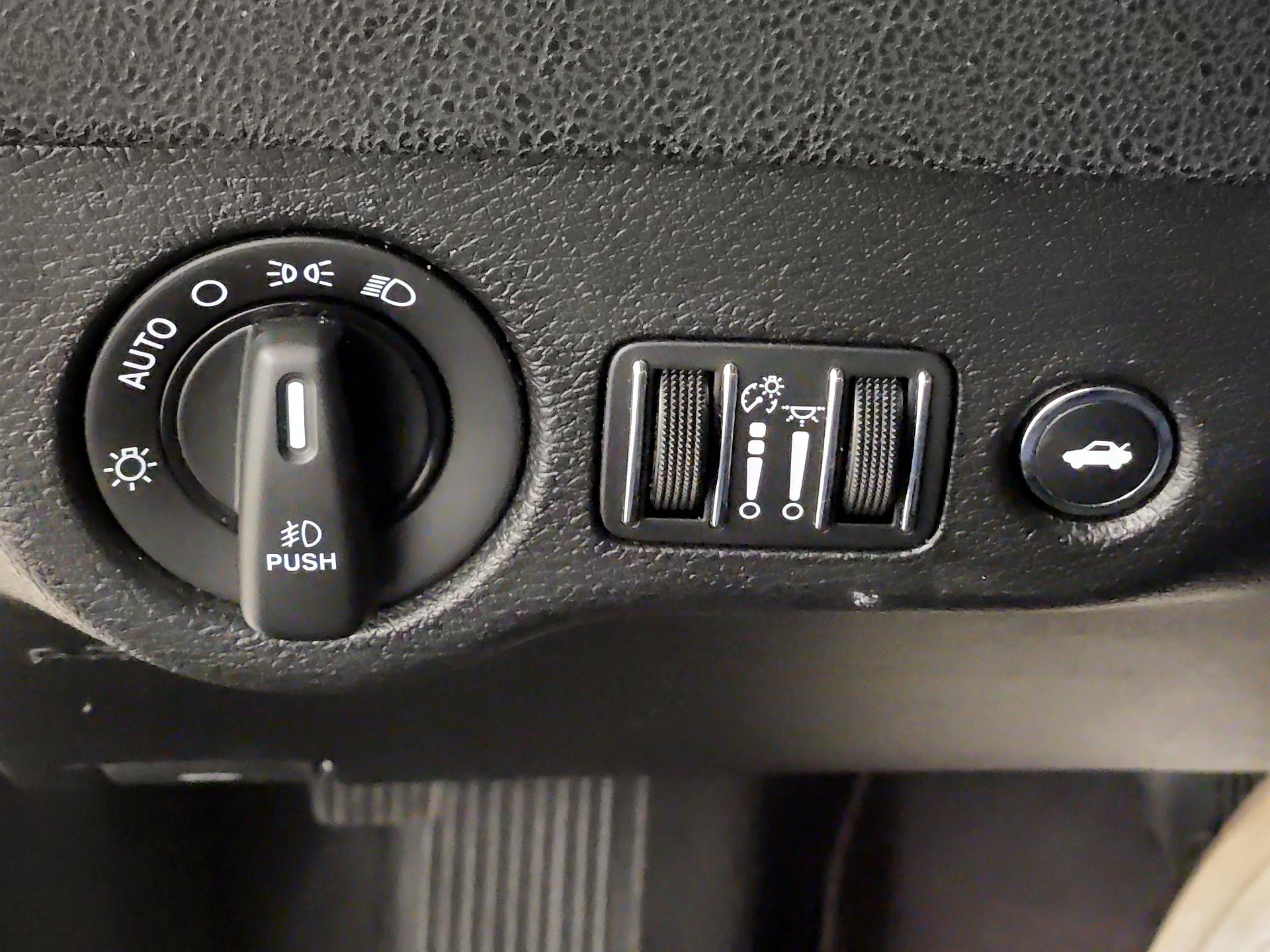 Thumbnail: 2020 Dodge Charger - 13