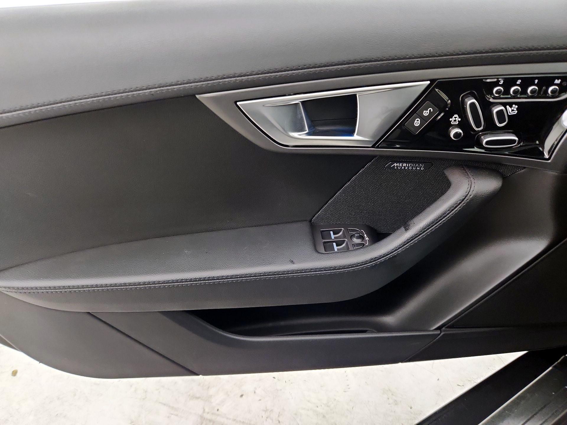 Thumbnail: 2017 Jaguar F-Type - 12