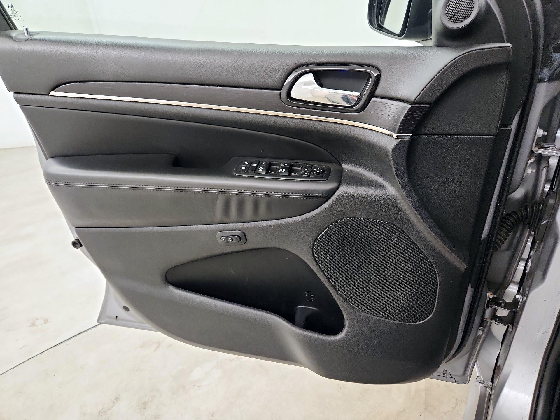 Thumbnail: 2021 Jeep Grand Cherokee - 10