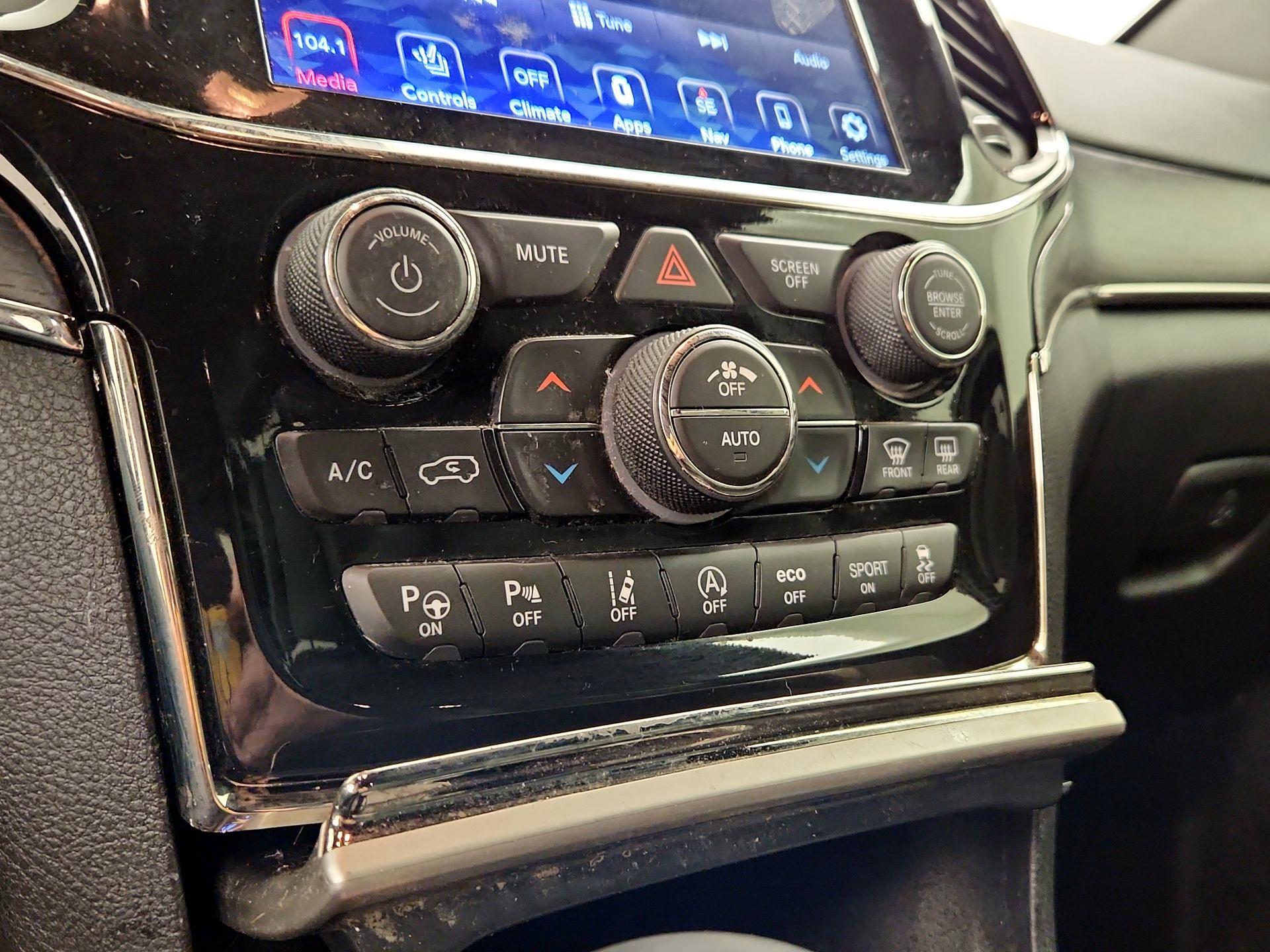 Thumbnail: 2021 Jeep Grand Cherokee - 15