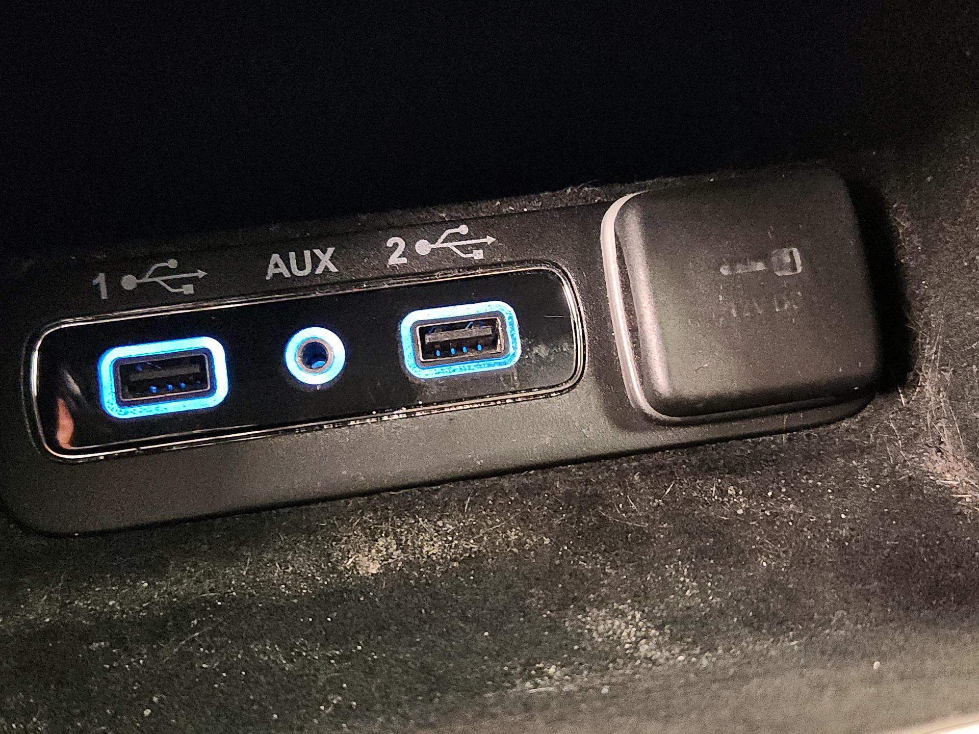 Thumbnail: 2021 Jeep Grand Cherokee - 17