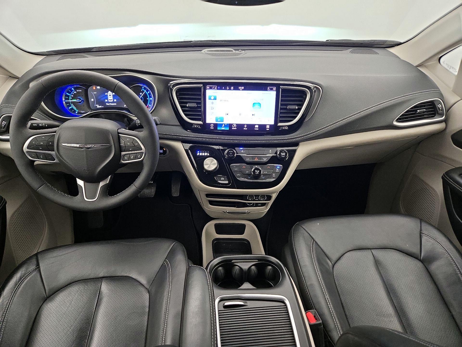 Thumbnail: 2022 Chrysler Pacifica - 9