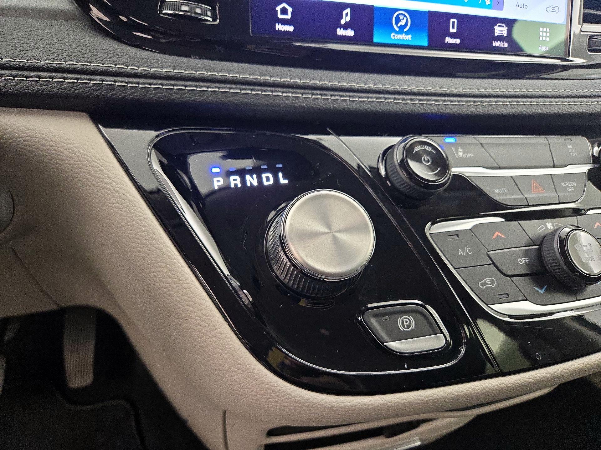 Thumbnail: 2022 Chrysler Pacifica - 17