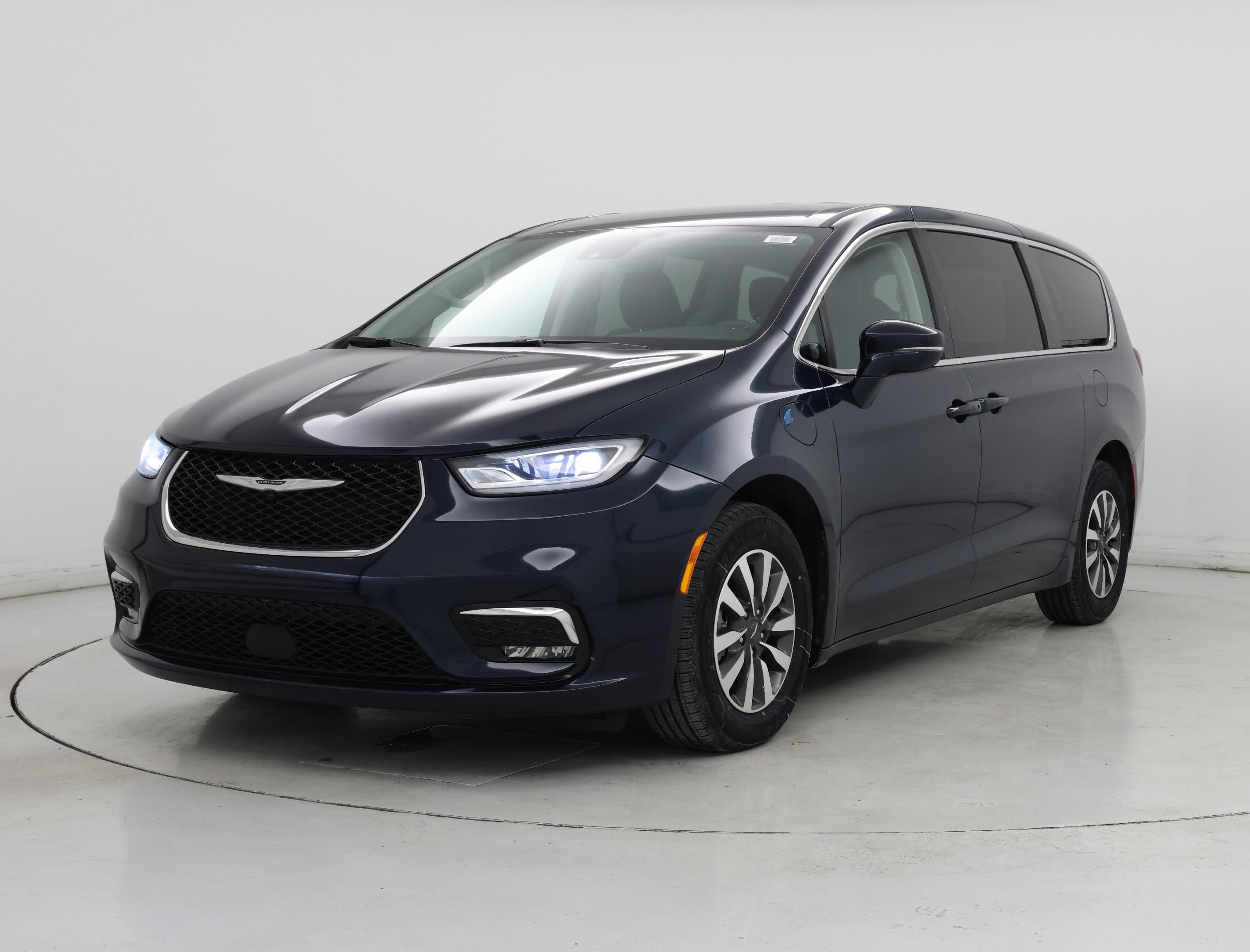 Thumbnail: 2022 Chrysler Pacifica - 4
