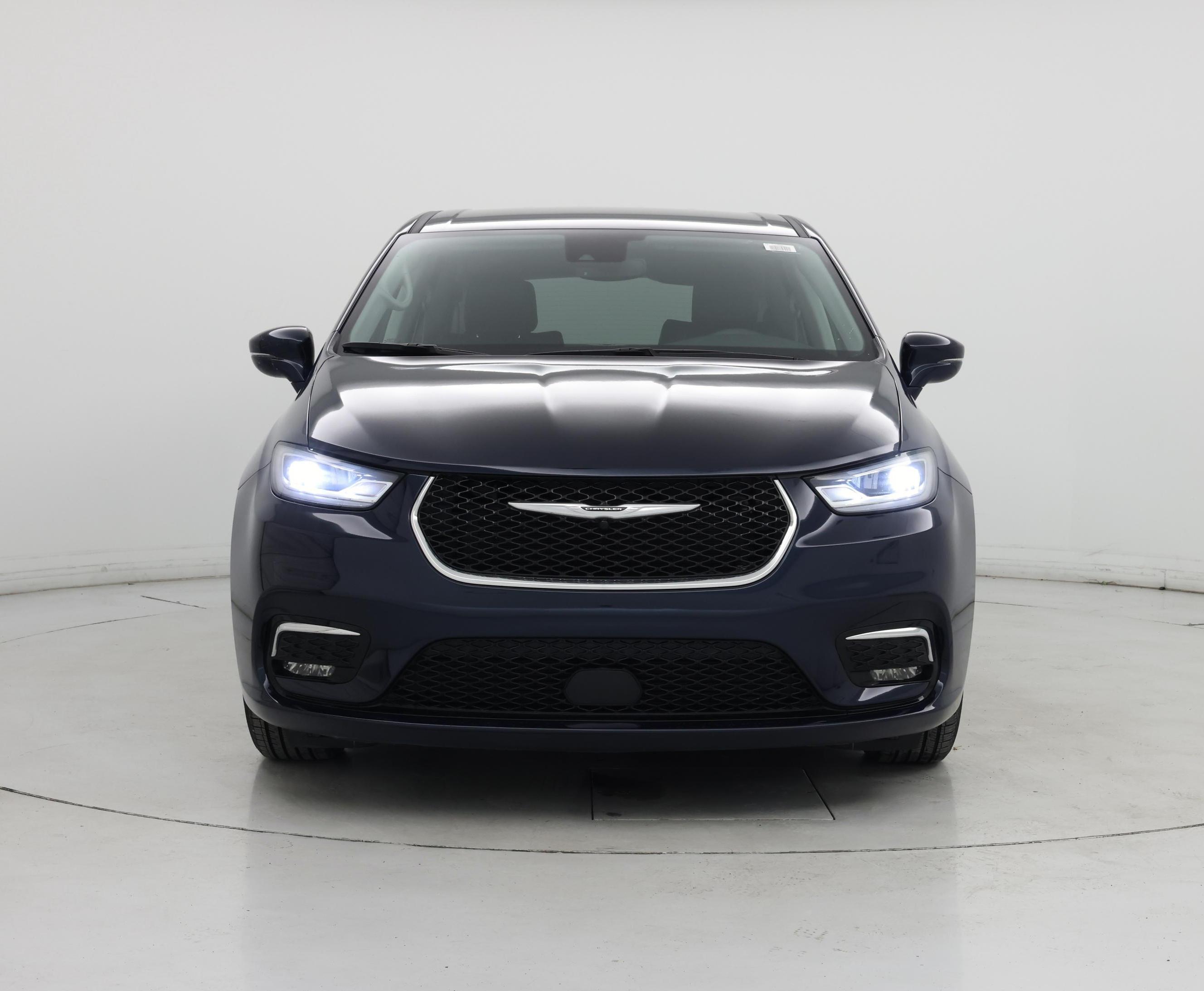 Thumbnail: 2022 Chrysler Pacifica - 5