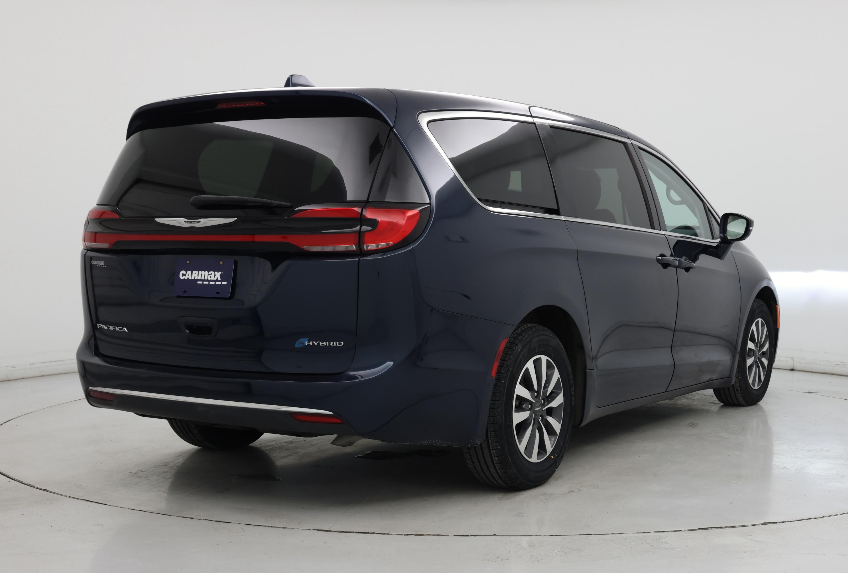 Thumbnail: 2022 Chrysler Pacifica - 8